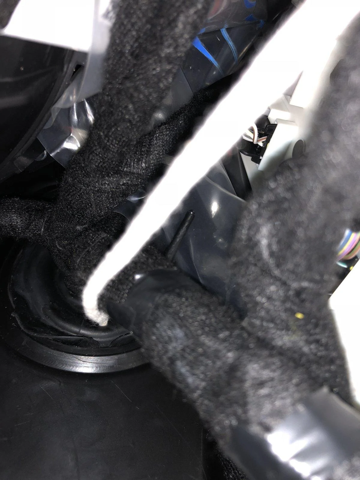 Jeep Wrangler JL no access thru fire wall 3028651F-285B-4A16-B080-8DF58E5A7B35