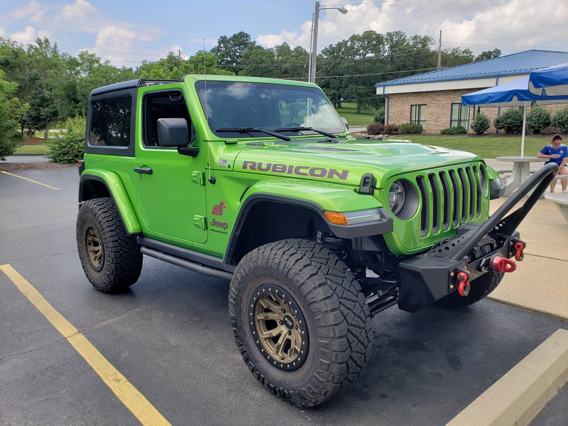 Jeep Wrangler JL Stubby Bumper. Let's see them. 20190707_134421
