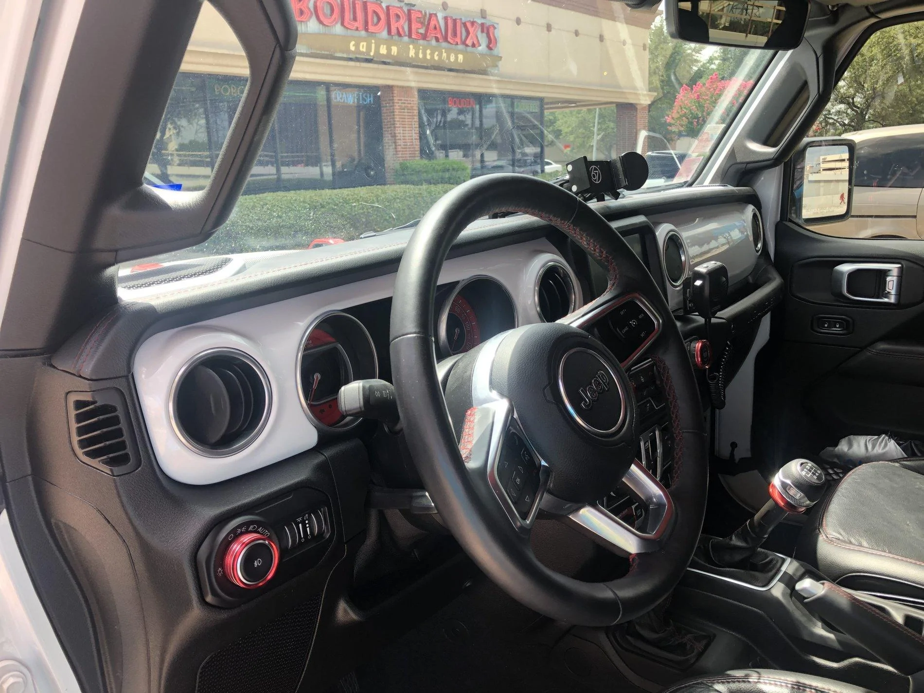 Jeep Wrangler JL US Speedo faceplate 7443EF6E-29D0-40D8-ACF7-F5252F90B5E3