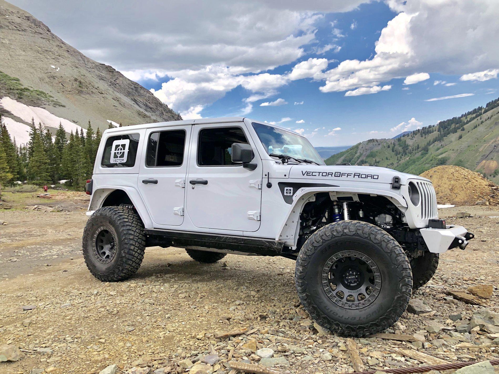 Jeep Wrangler JL Vector Offroad 2018 JLU Bright White Build 74EB6290-055C-462C-A151-98BD1646293D