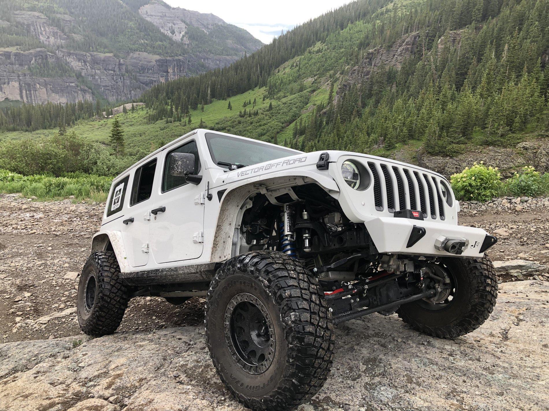 Jeep Wrangler JL Vector Offroad 2018 JLU Bright White Build D9C9CED8-AD26-4DF5-8624-31179D55F3DD
