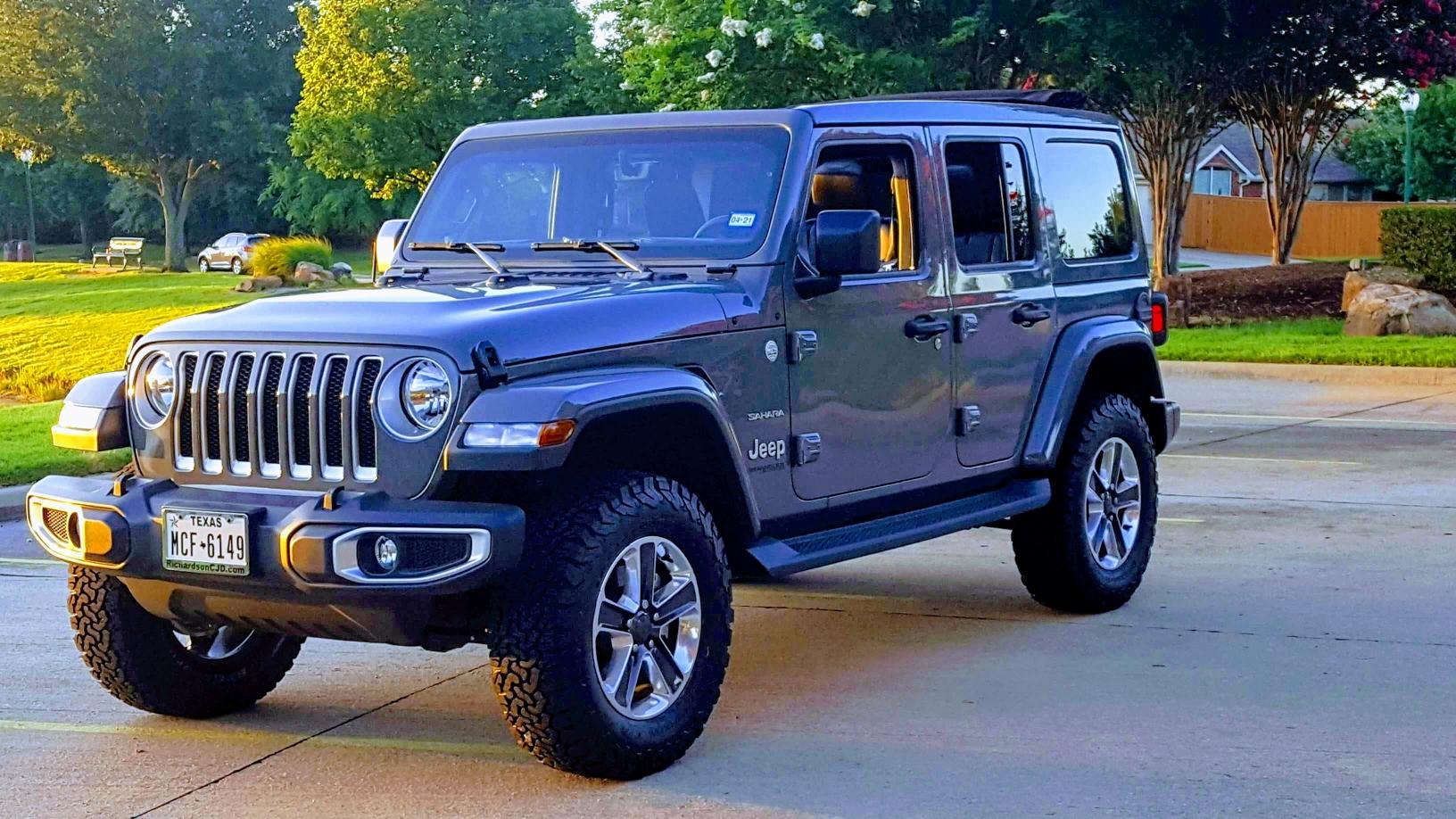 Jeep Wrangler JL 2.0 Turbo average MPGs 2019 Jeep JLU Sahara  Lifted 33's now