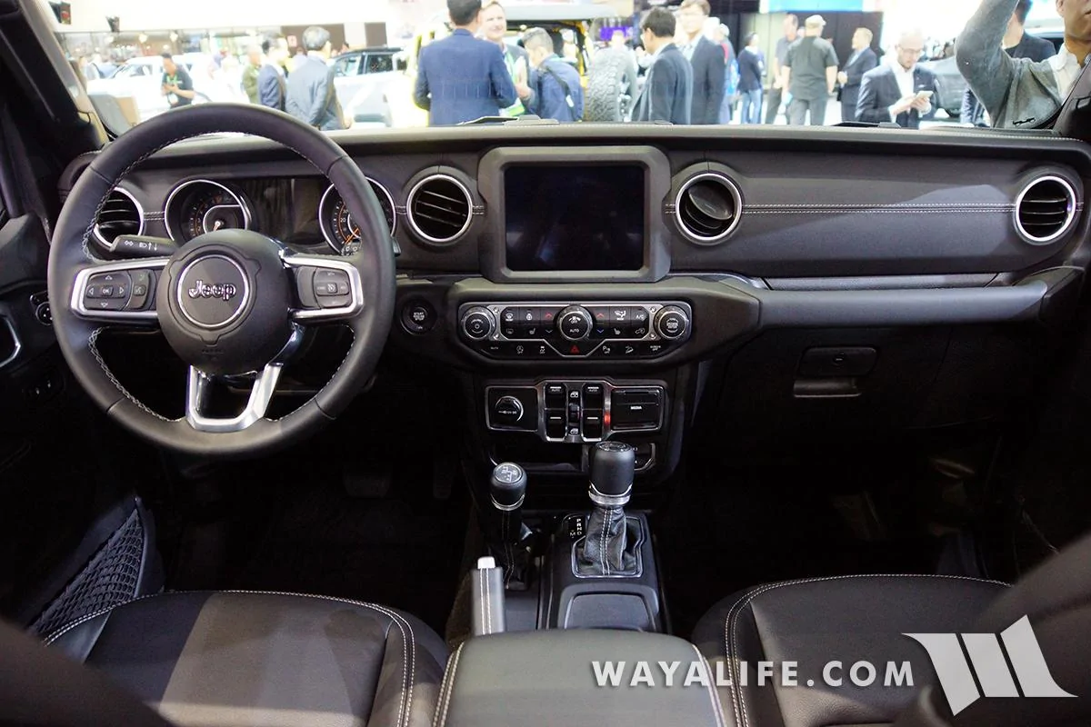 Jeep Wrangler JL Another red dash thread??? - I want leather! 20171130003531-4ea77174