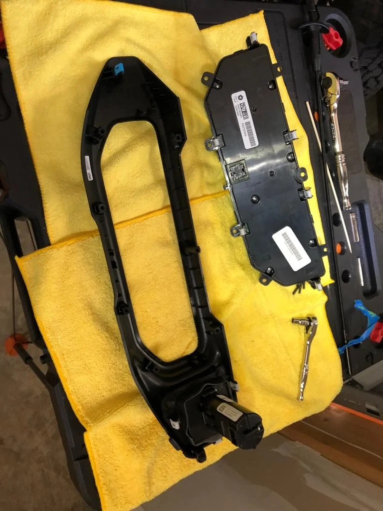 Jeep Wrangler JL Dash Panel Damage, Looking for Suggestions UNADJUSTEDNONRAW_thumb_18f3