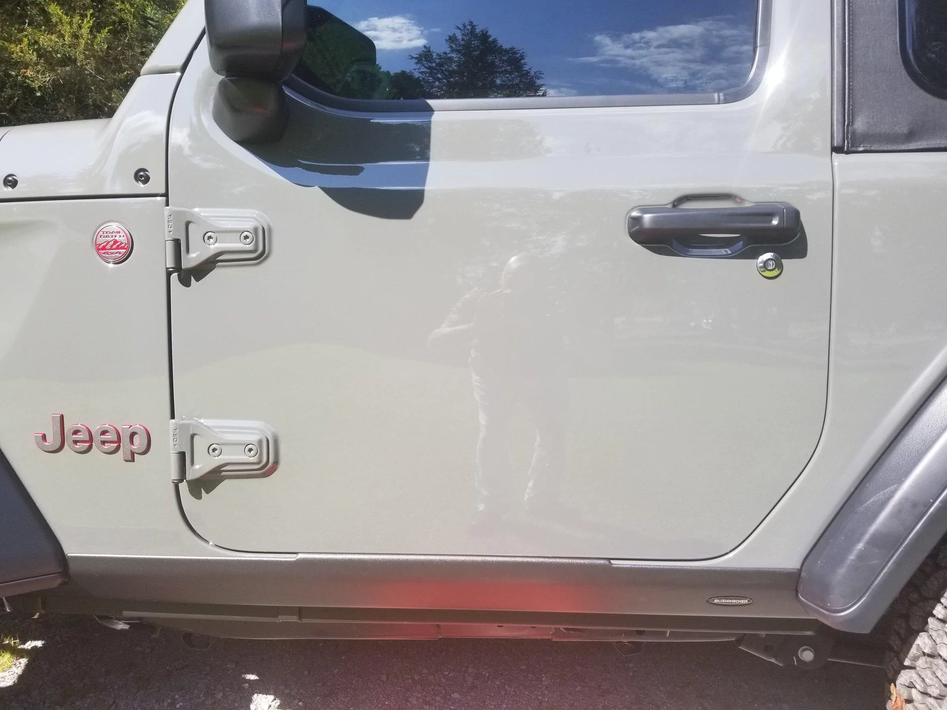 Jeep Wrangler JL Rock chips thrown from oversized tires?  No problems. 20190723_162146