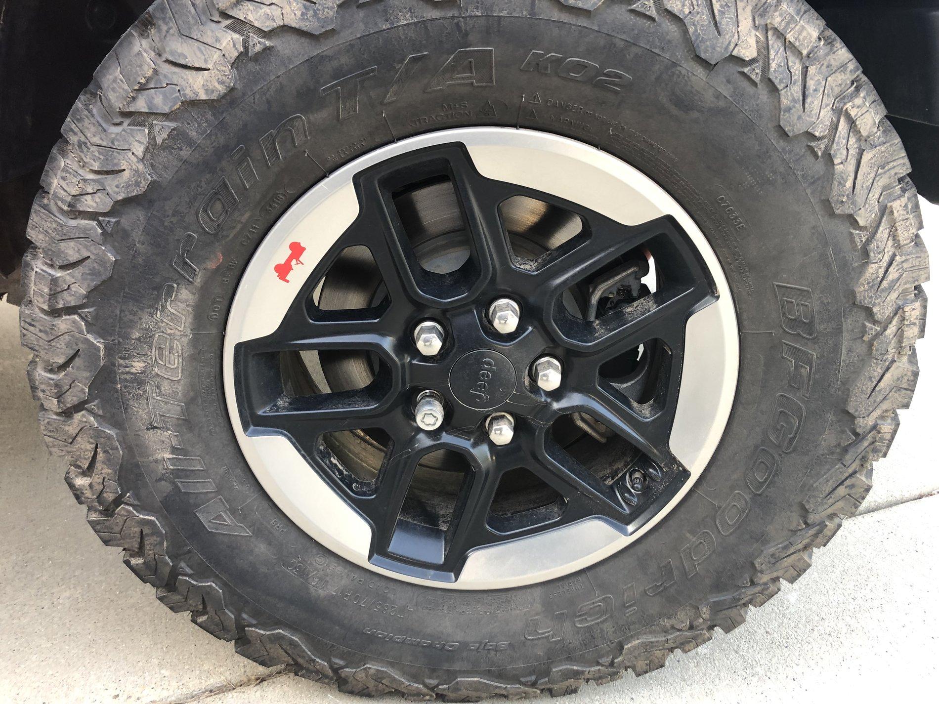 Jeep Wrangler JL 5 Upgraded Rubicon wheels w/TPMS 2BEEEC8E-BA21-4312-BDB3-FC9F7F60EC7C