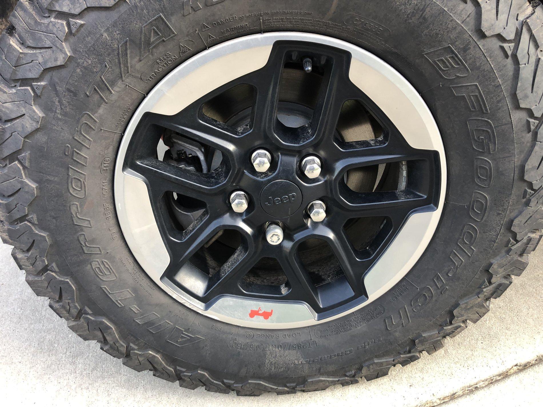 Jeep Wrangler JL 5 Upgraded Rubicon wheels w/TPMS C72708A9-693E-49BB-BFA0-743F7F29B597