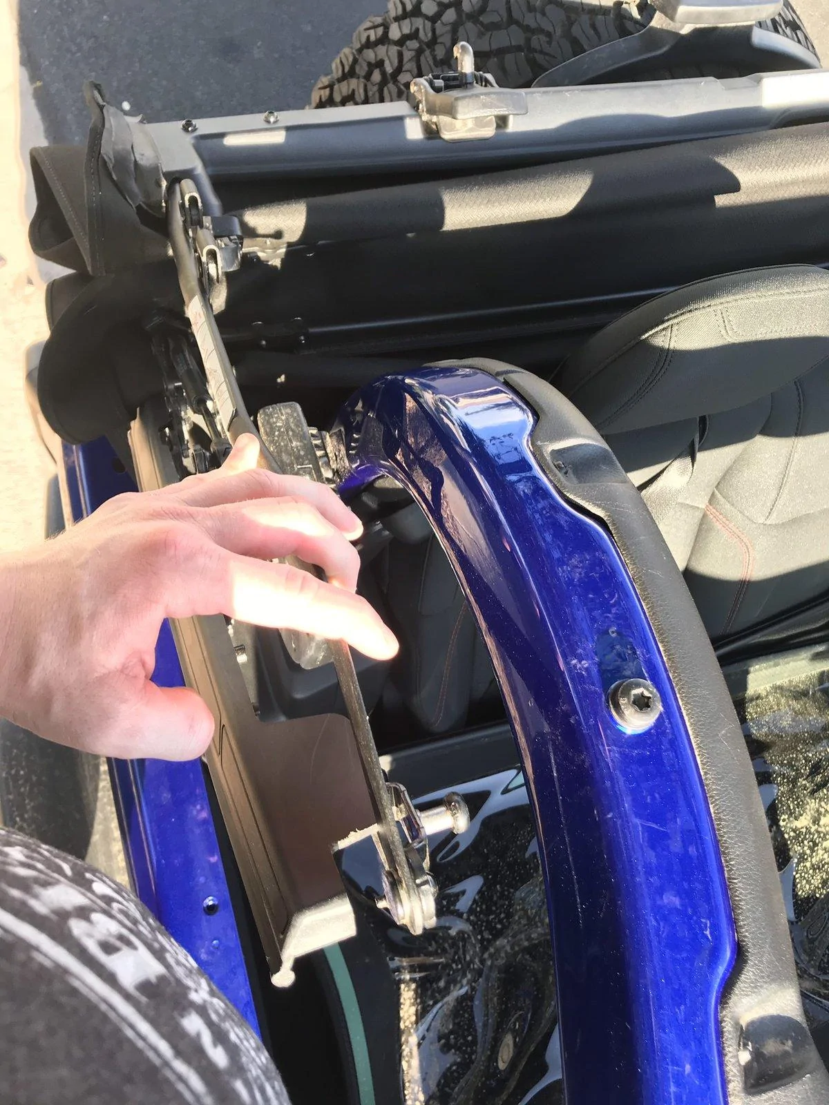 Jeep Wrangler JL Broken Soft Top Frame From Sunrider Position IMG_0885