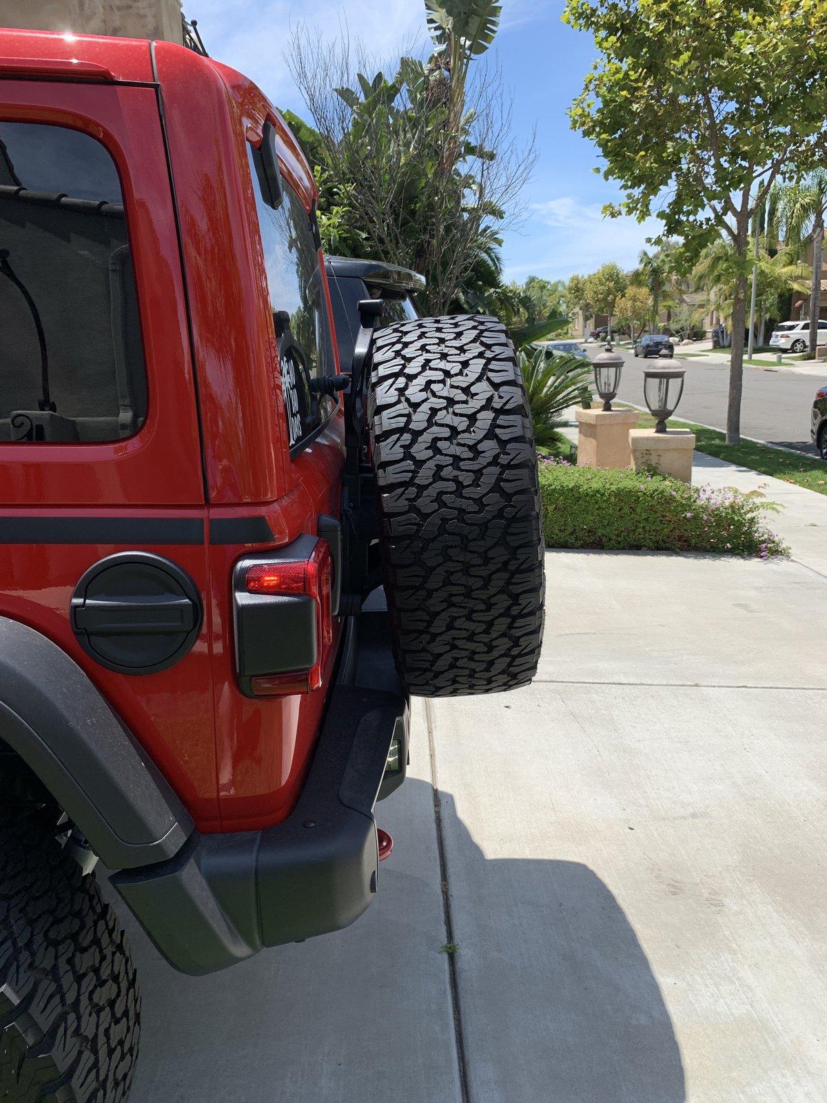 Jeep Wrangler JL Tire/backup camera dilemma IMG_1570.JPG