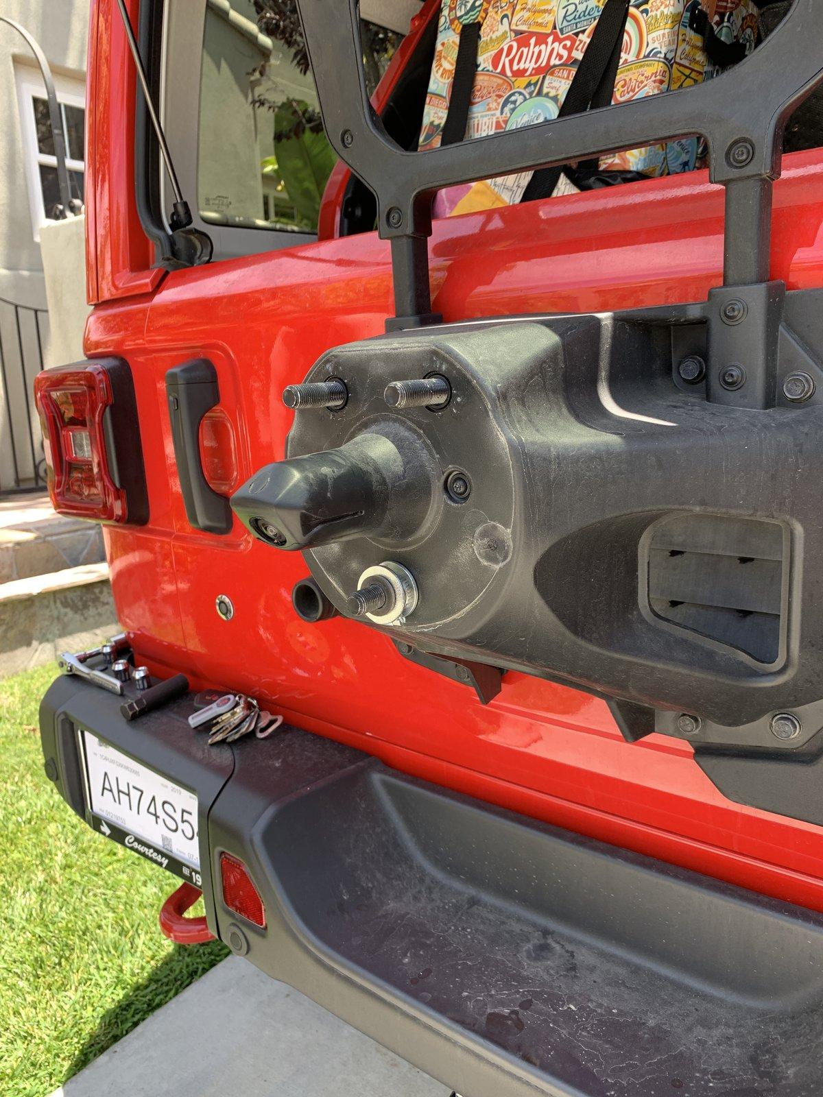Jeep Wrangler JL Tire/backup camera dilemma IMG_1569.JPG