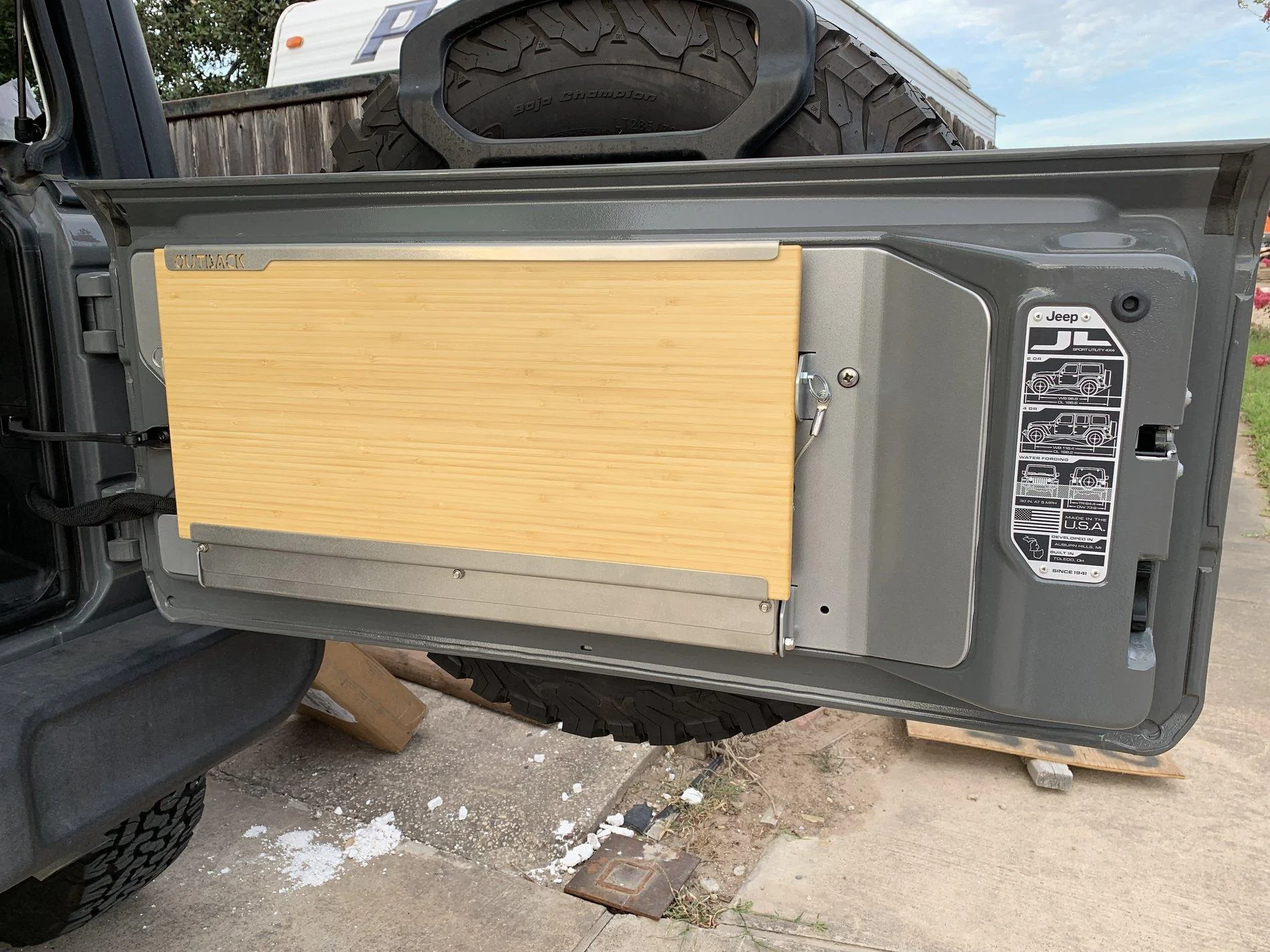 Jeep Wrangler JL Outback Adventures TRAILGATER tailgate table IMG_1332