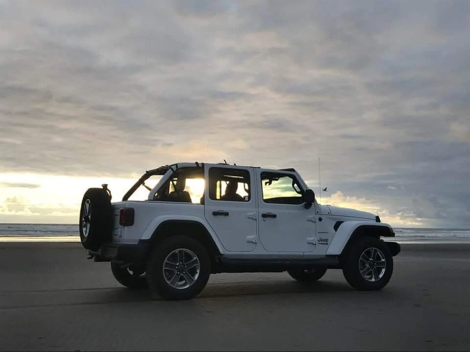 Jeep Wrangler JL Beach driving FB_IMG_1564099557269