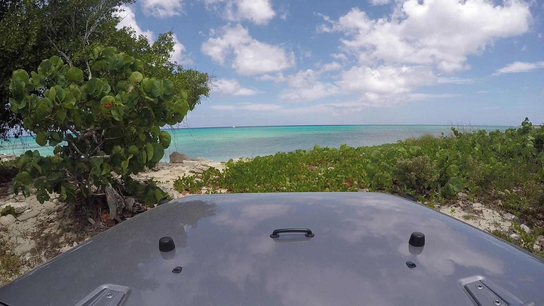 Jeep Wrangler JL What makes a Jeep a life experience. TCI Driving to Malcom Beach_Moment 5