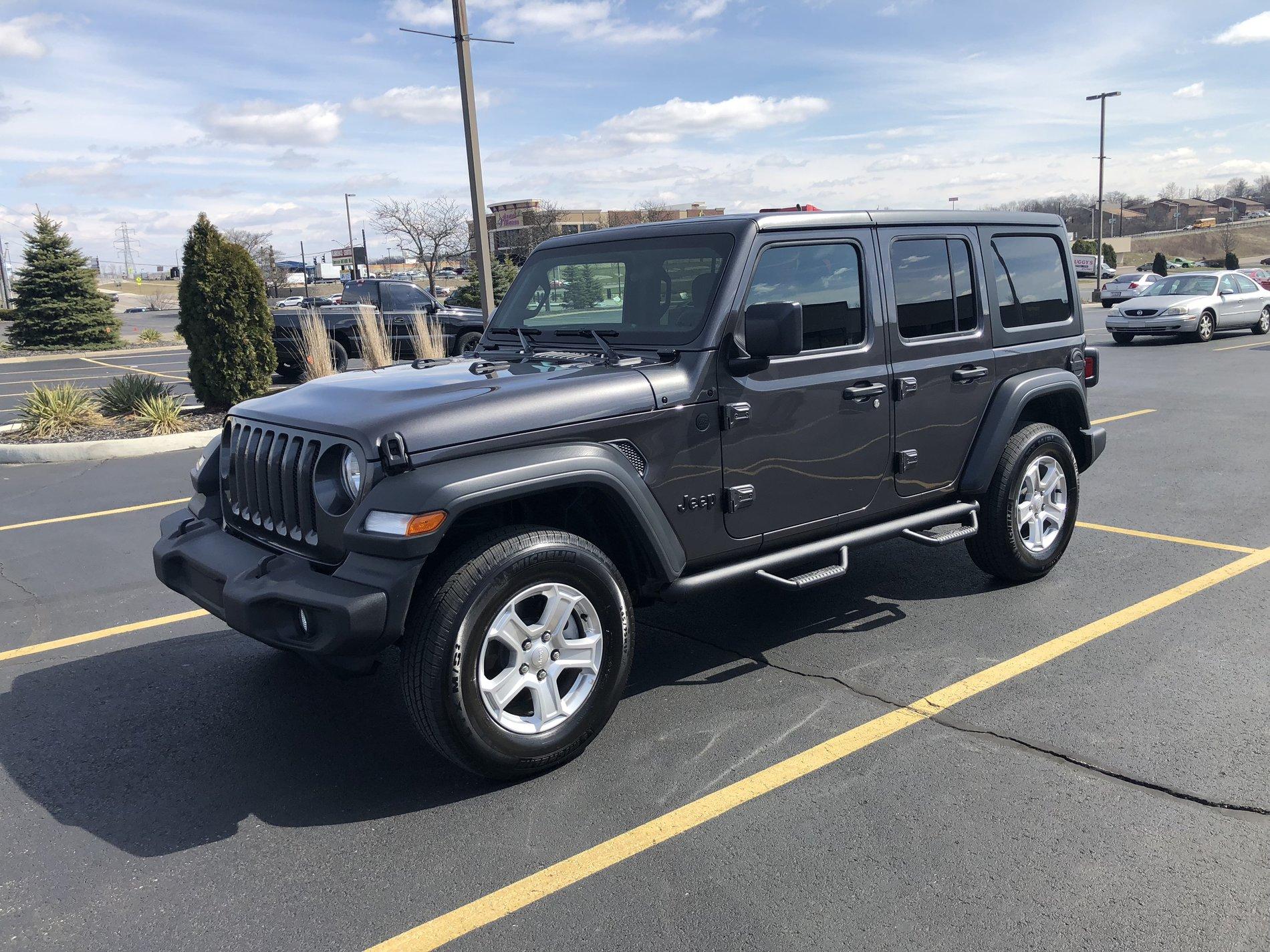 Jeep Wrangler JL GRANITE CRYSTAL METALLIC Wrangler JL Club 9E33B79C-76FD-4CB9-B901-812B4C9DA949