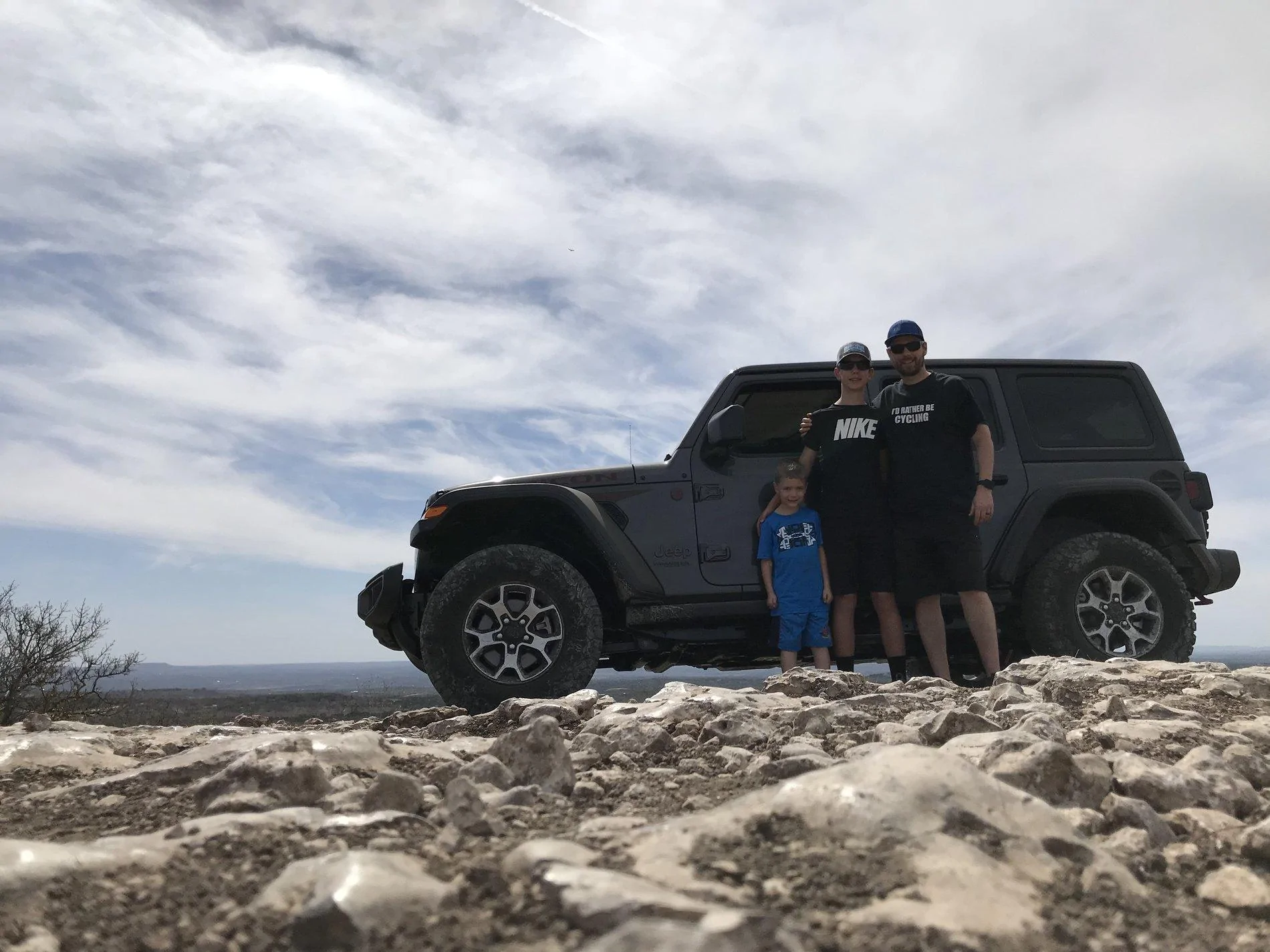 Jeep Wrangler JL GRANITE CRYSTAL METALLIC Wrangler JL Club 94F2719F-553D-4AB1-8B82-6E9E7AABB73A
