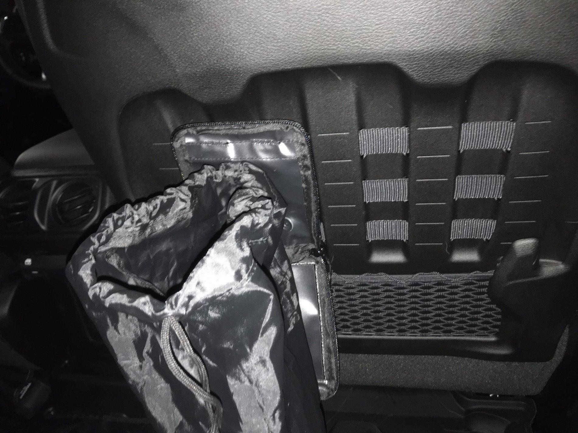 Jeep Wrangler JL Show Me Your MOLLEs D416A420-5D31-4721-83F7-0DF121815B49