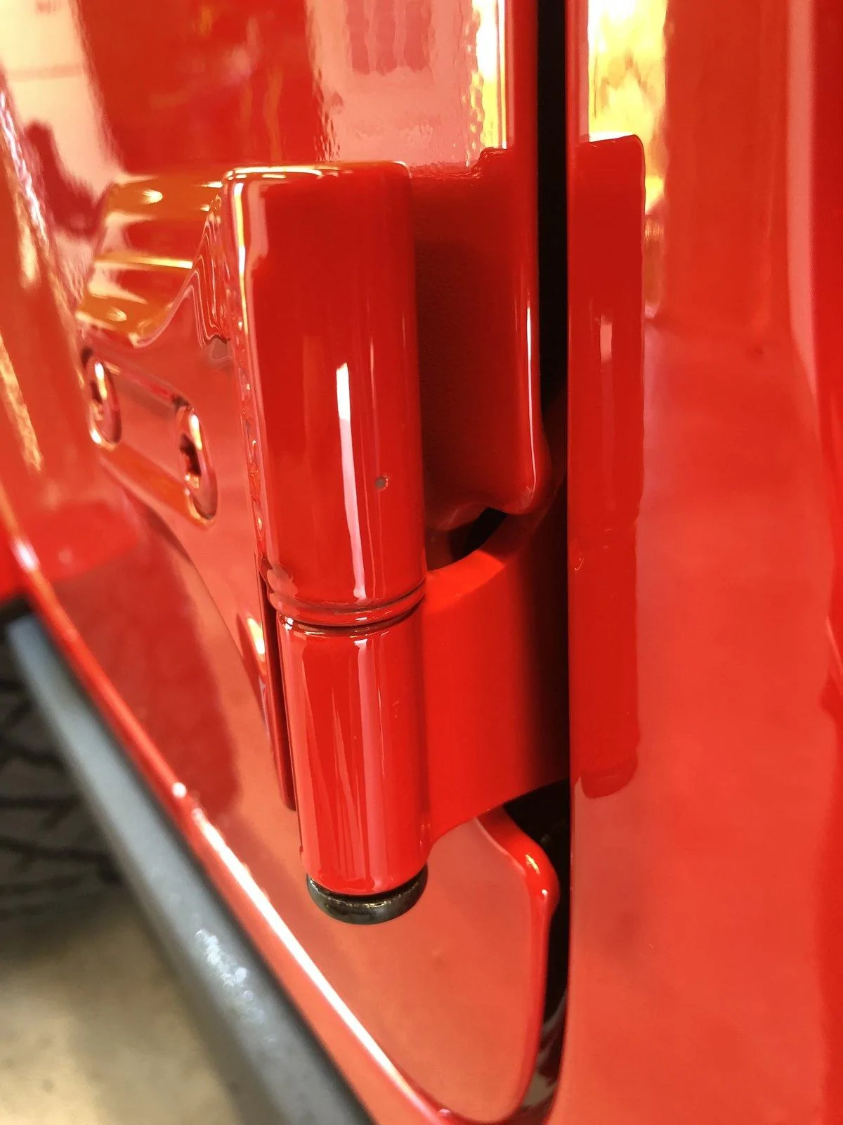 Jeep Wrangler JL Door hinge rock chips 649ED11F-991E-4F05-948E-986C4D34F33B