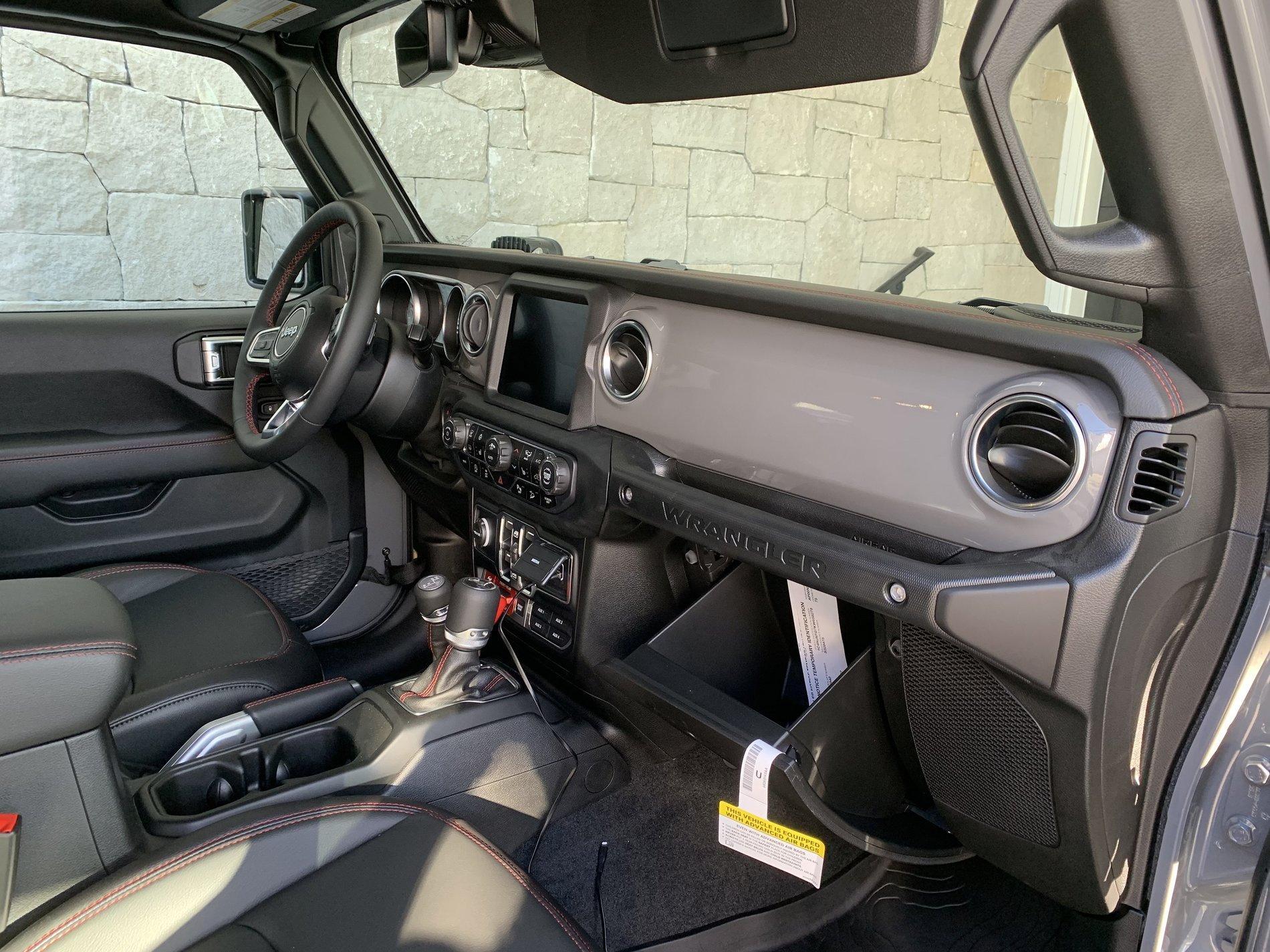 Jeep Wrangler JL Sting Grey opinions? interior1