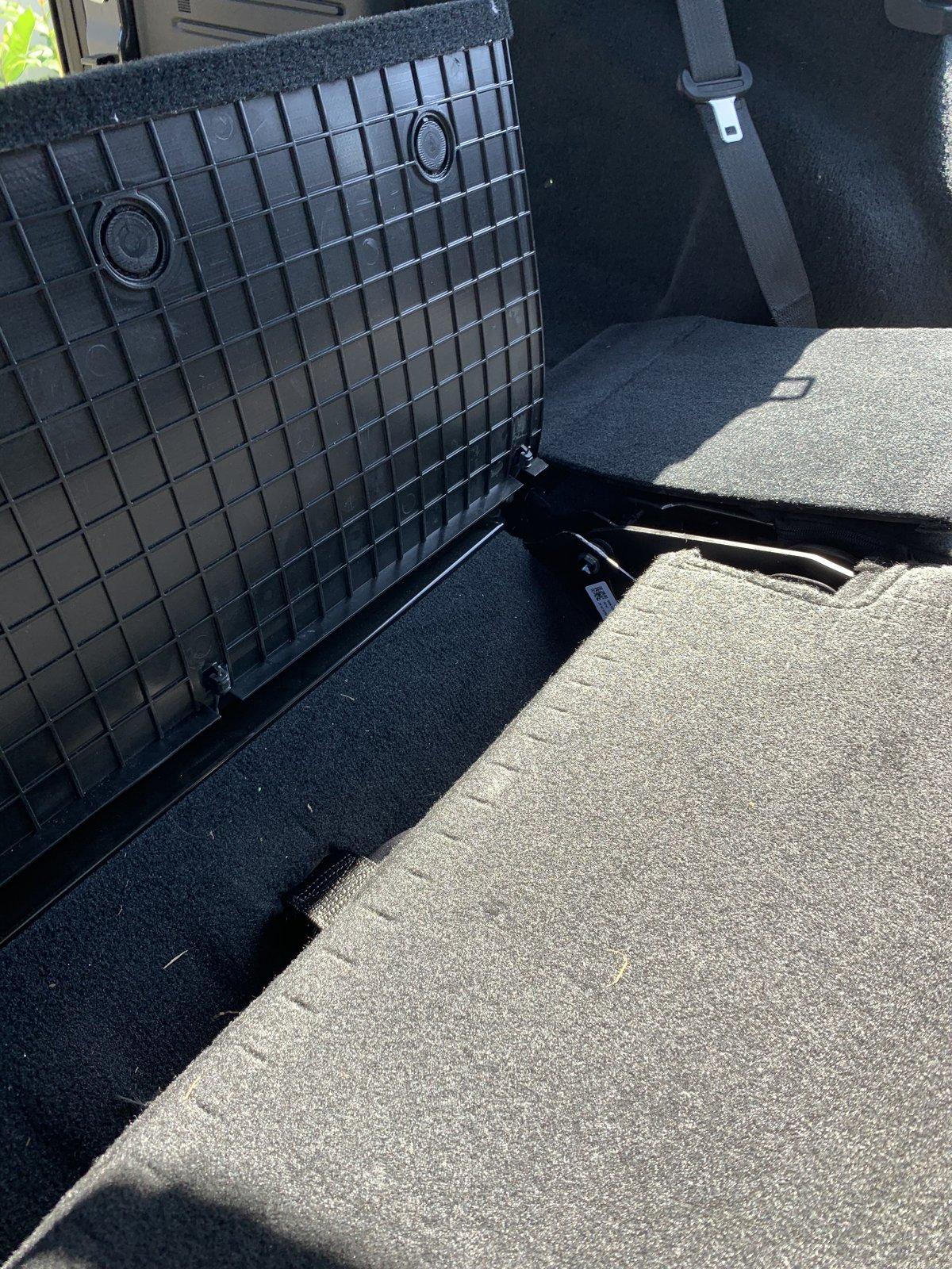 Jeep Wrangler JL Trying to remove this 06B2A072-8DAC-4AED-BE90-5299DB9D3D43