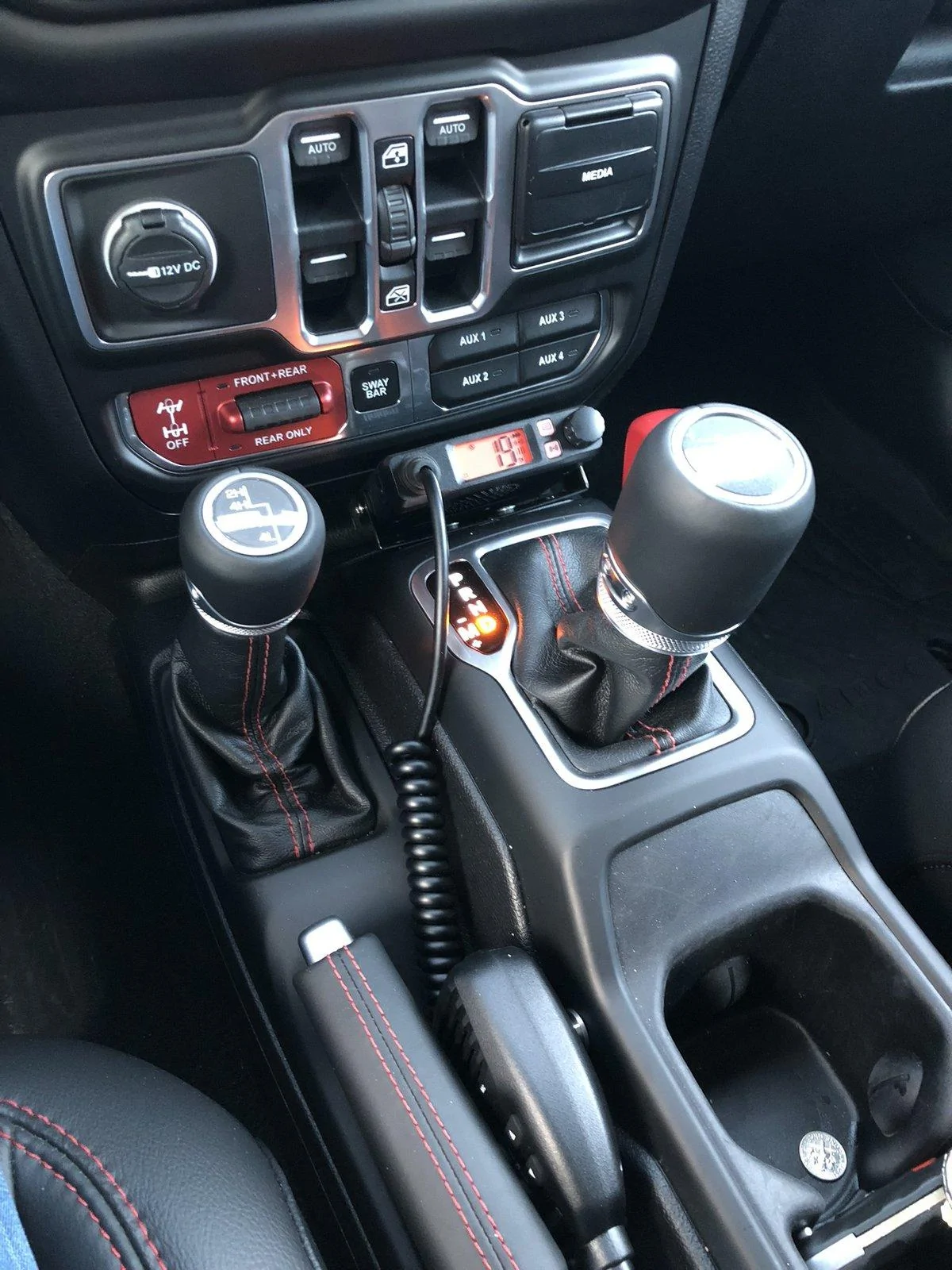 Jeep Wrangler JL Where are you mounting your CB? cb1-jpg