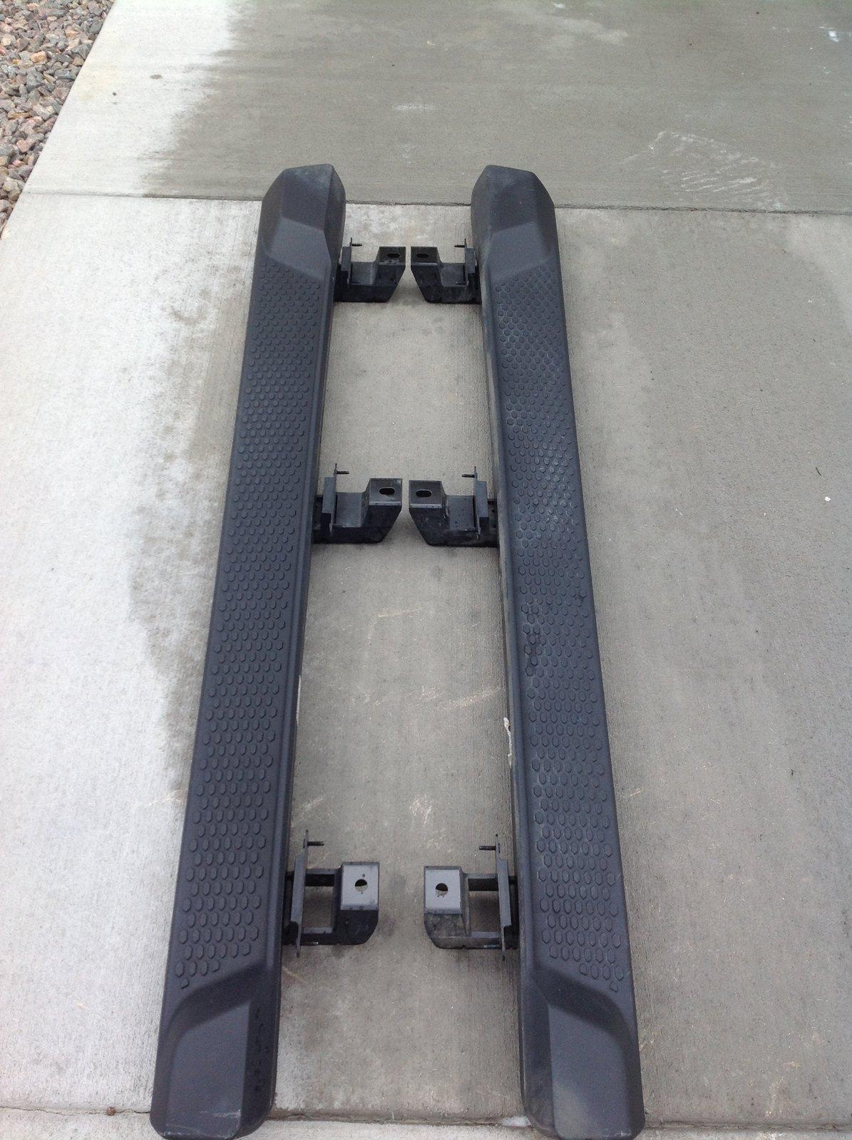 Jeep Wrangler JL 18" Sahara JLU 4 door side steps. ima
