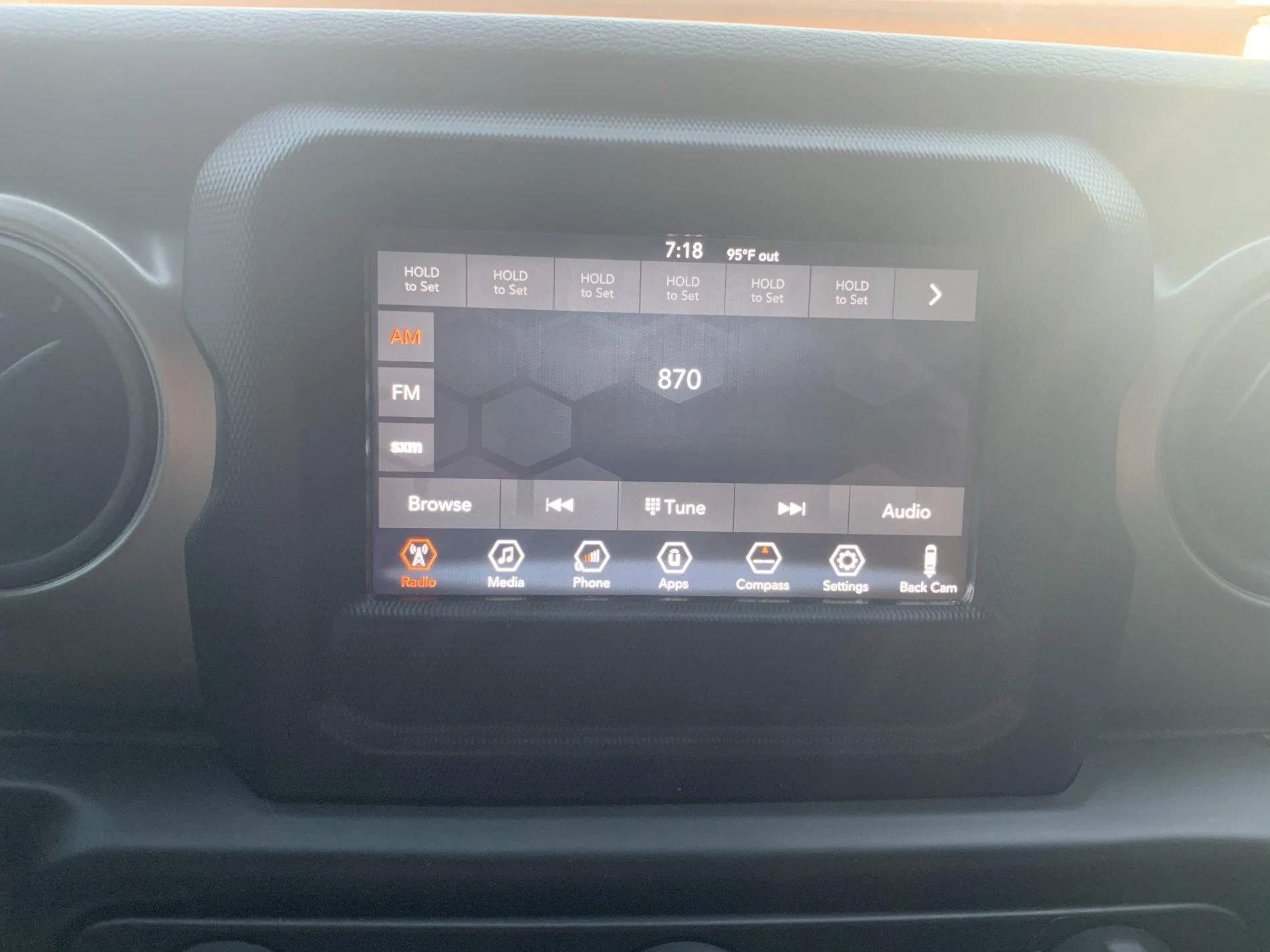 Jeep Wrangler JL Uconnect 7” EE7270B4-3D87-4616-A721-4A79639F2E13