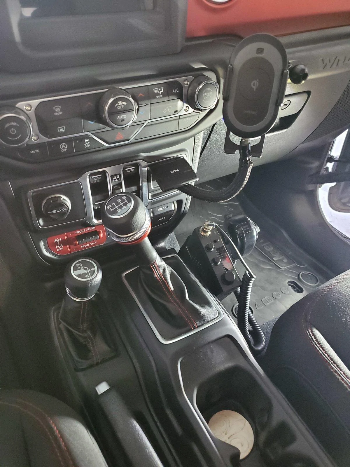 Jeep Wrangler JL Where are you mounting your CB? 20190809_181135