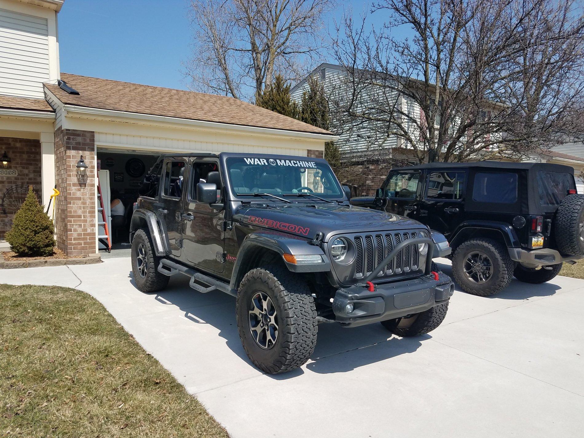 Jeep Wrangler JL Two wrangler family? 20180412_135033