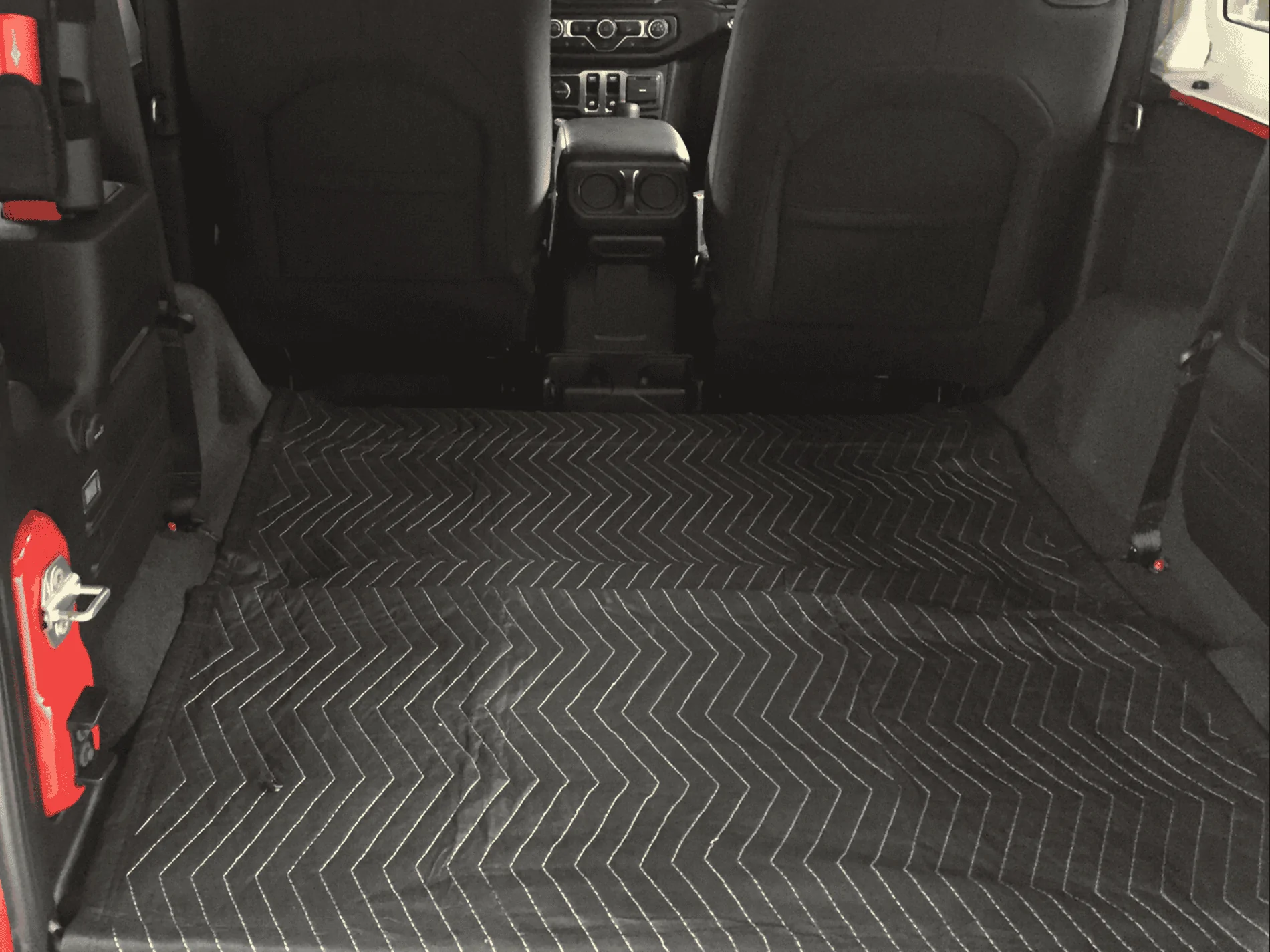 Jeep Wrangler JL Is your 2dr a two seater? df7a0c60-92ff-434f-b4fd-cdb5ec4feb8c-png