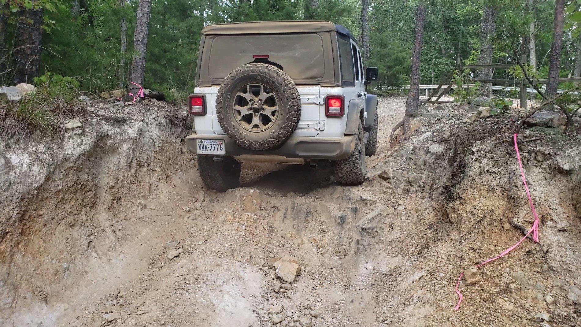Jeep Wrangler JL Uwharrie VideoCapture_20190812-210500