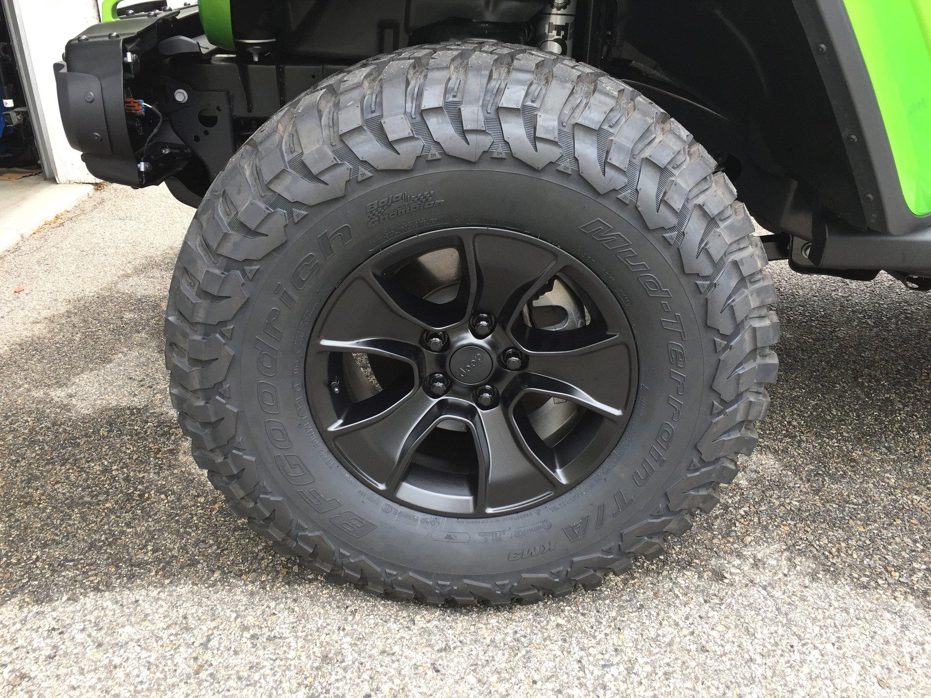 Jeep Wrangler JL Black lug nuts needed for Rubi 37AEE5A8-08F2-4589-A7B1-28E3460E91C5
