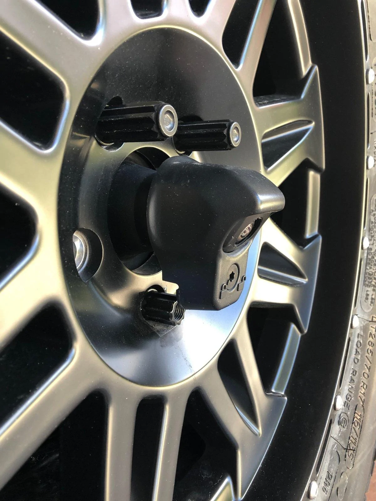 Jeep Wrangler JL Black lug nuts needed for Rubi IMG_1747