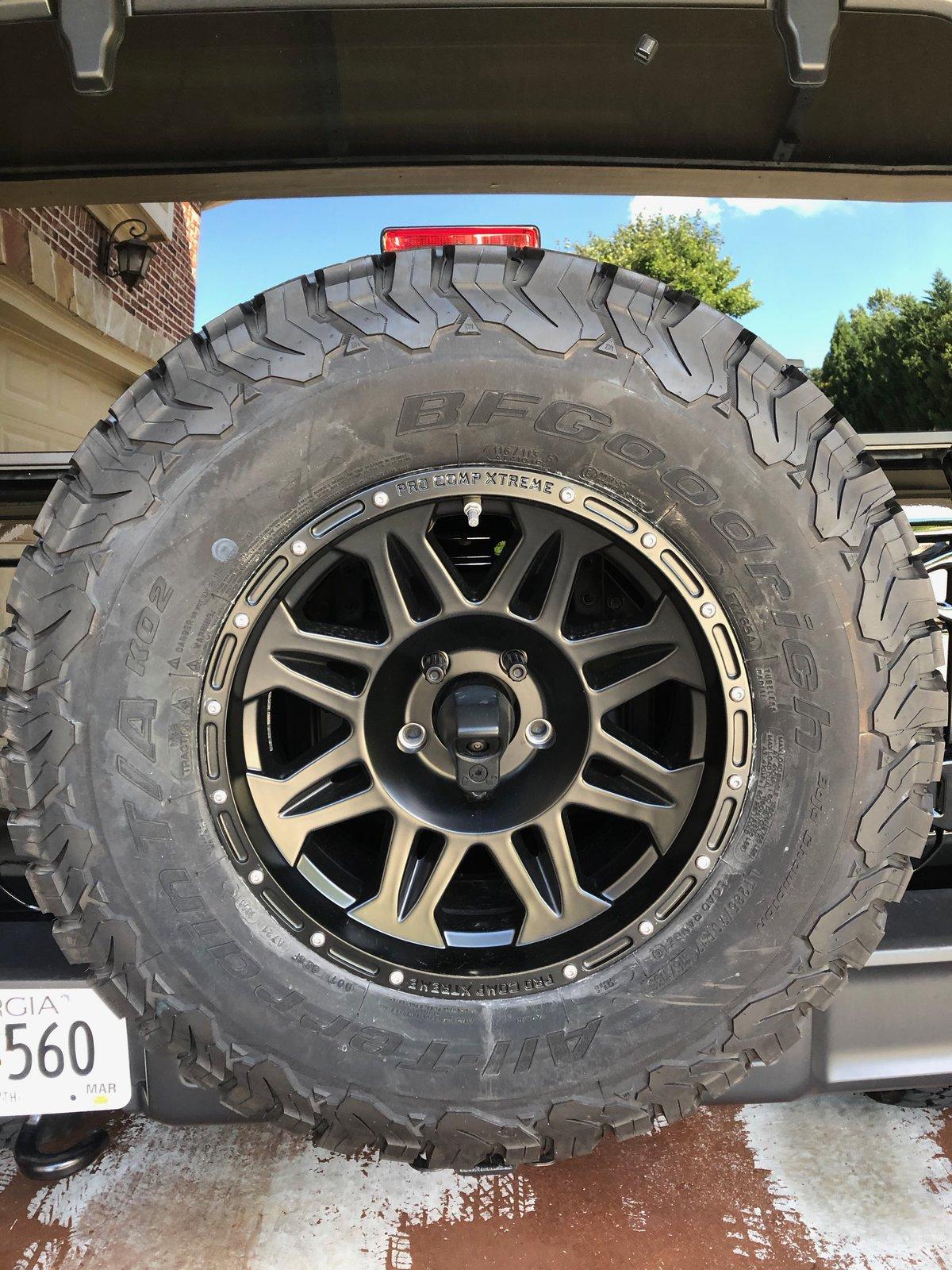 Jeep Wrangler JL Black lug nuts needed for Rubi IMG_1748