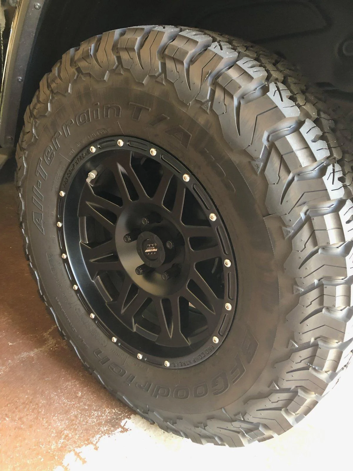 Jeep Wrangler JL Black lug nuts needed for Rubi IMG_1749