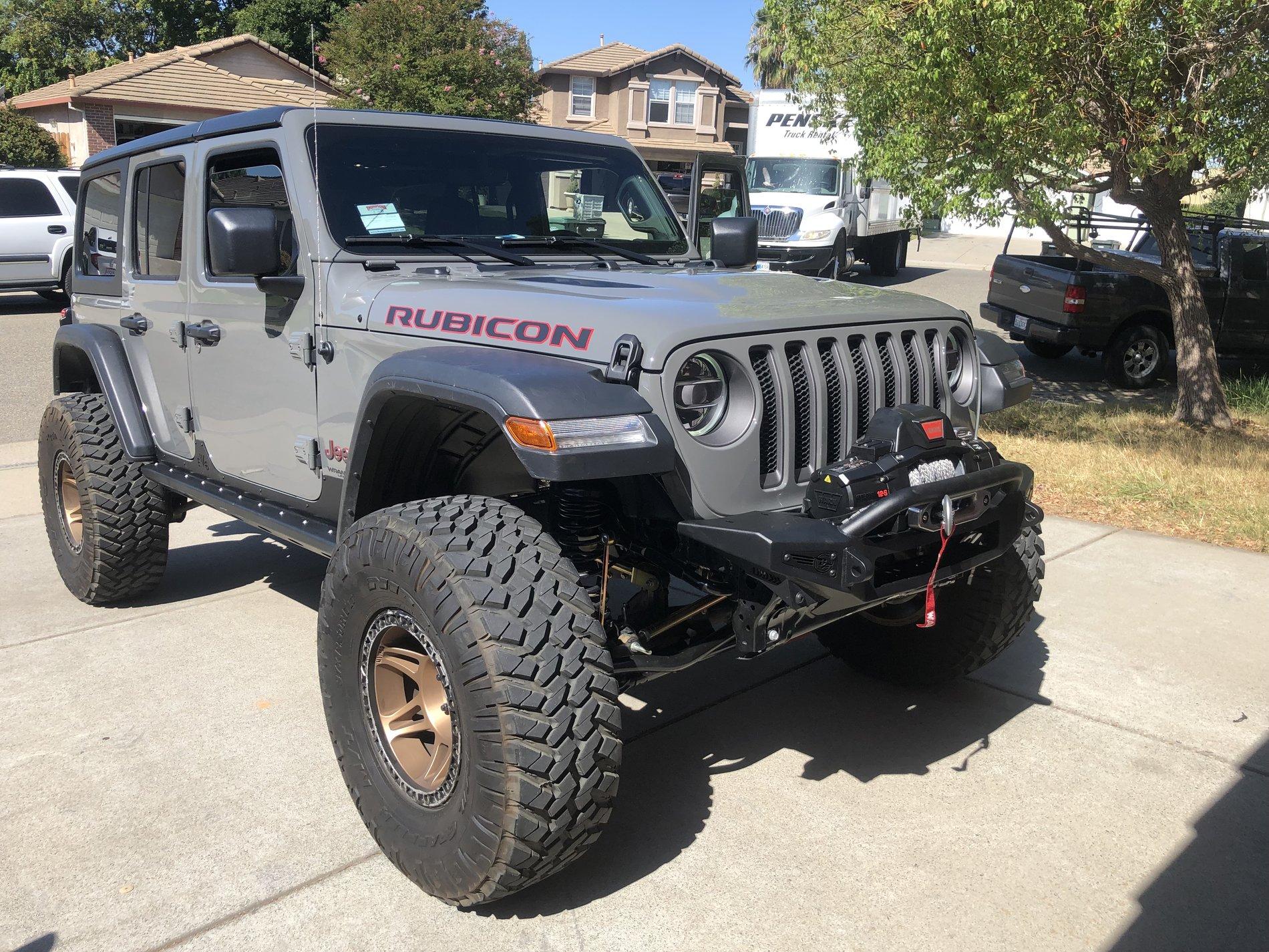 Jeep Wrangler JL Stubby Bumper. Let's see them. 36B04A88-4482-4FE5-836B-3753D35F0B39