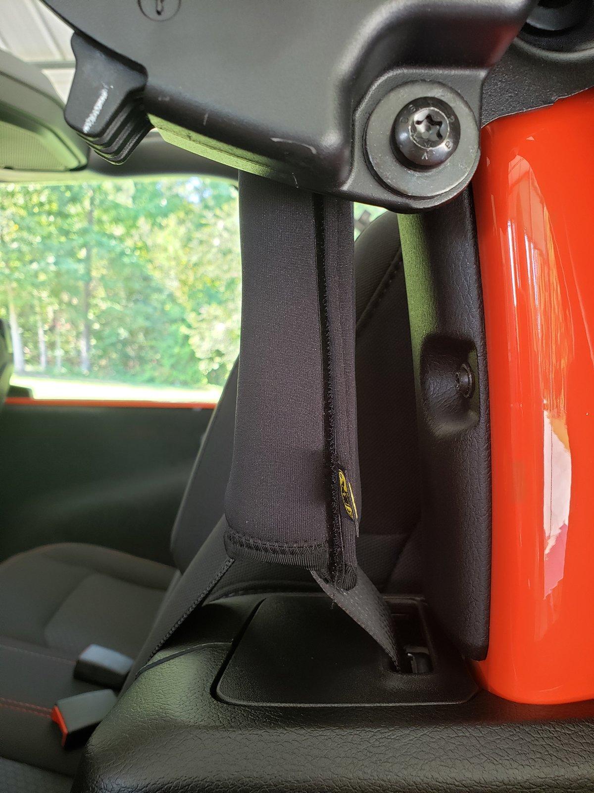 How To Keep Jeep Seat Belts From Flapping: Easy Fixes