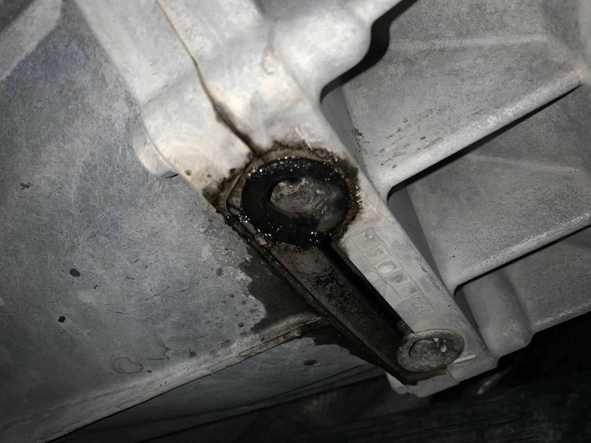 Jeep Wrangler JL Leaking oil 7B319663-107A-4482-8405-0E7C8FD3519D