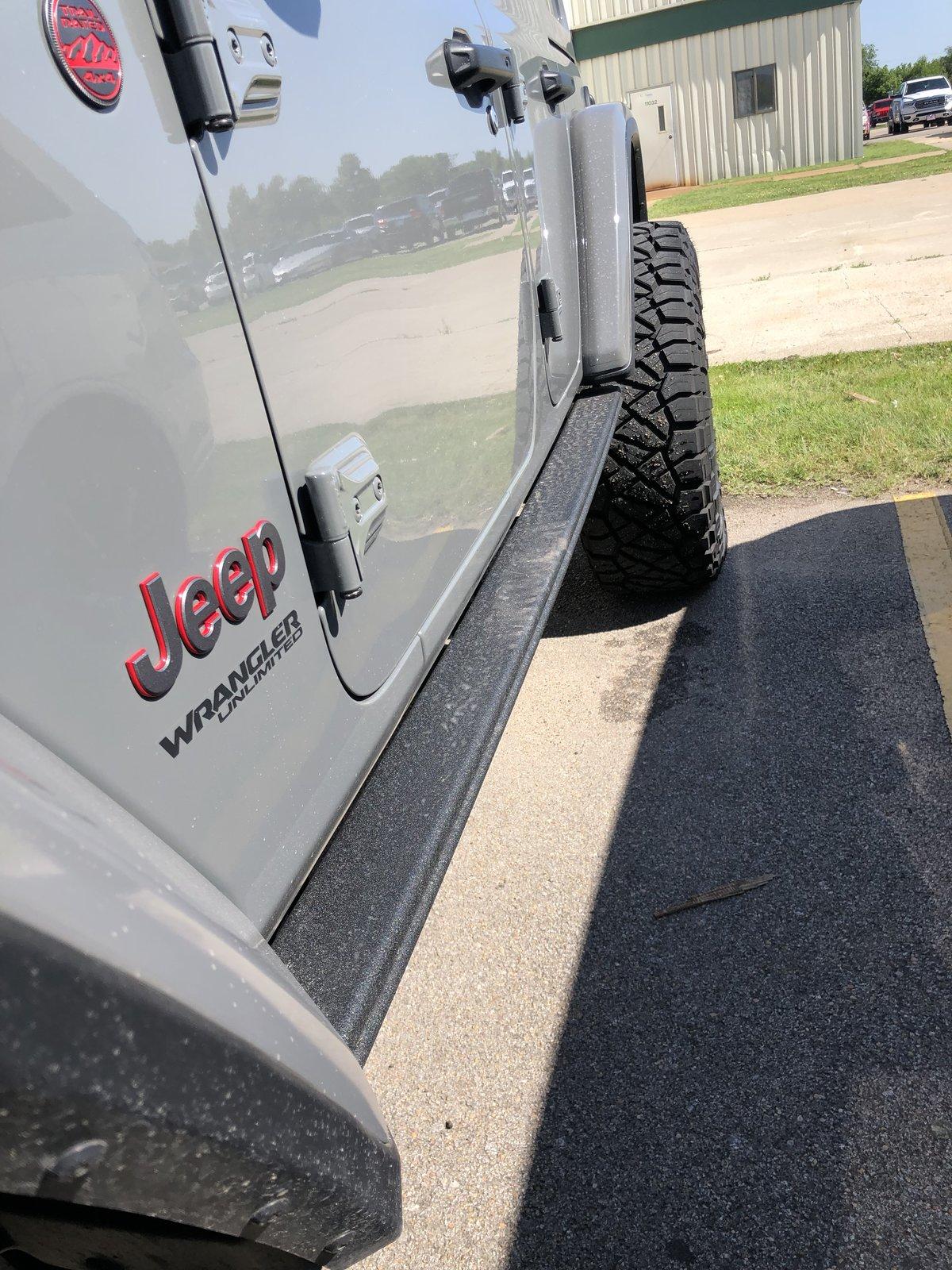 Jeep Wrangler JL Mopar Performance Rock Rails JLU 50B5E5A0-2ED6-481D-94E5-44CF6089BF5A