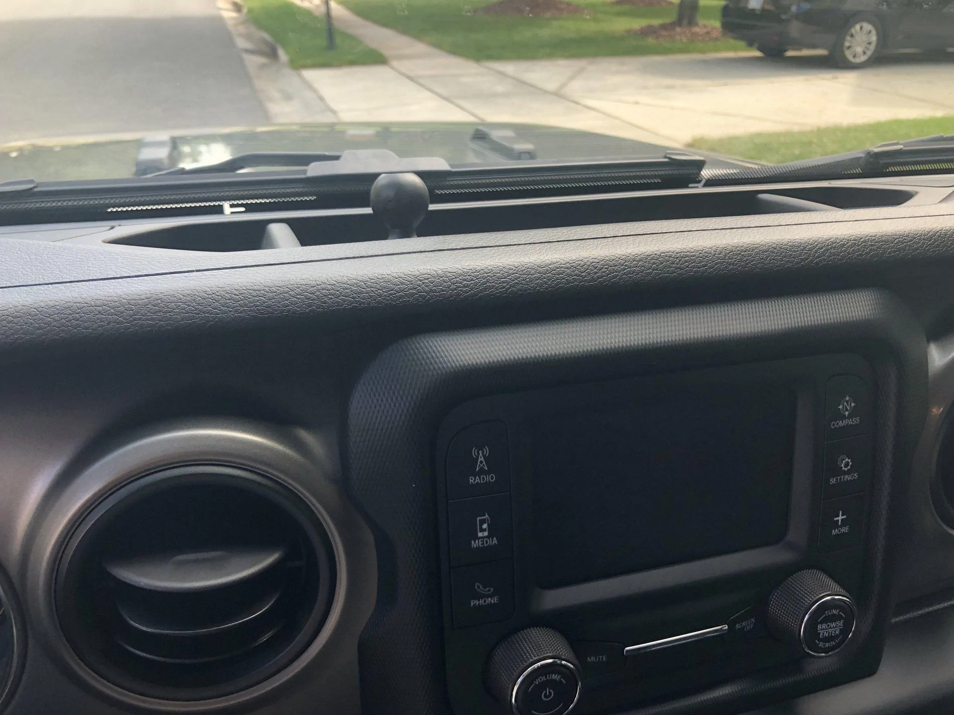Jeep Wrangler JL Cell Phone Mounting DE93F18A-DAA4-4D27-B3BD-9C0D5FF786FC