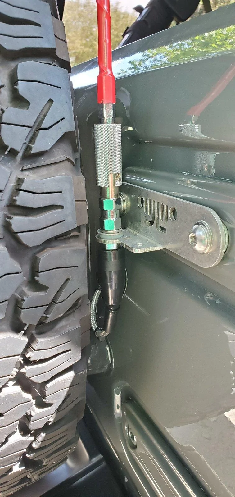 Jeep Wrangler JL SWR problems - Cooltech tailgate mount, 4' Firestik 20190824_114246