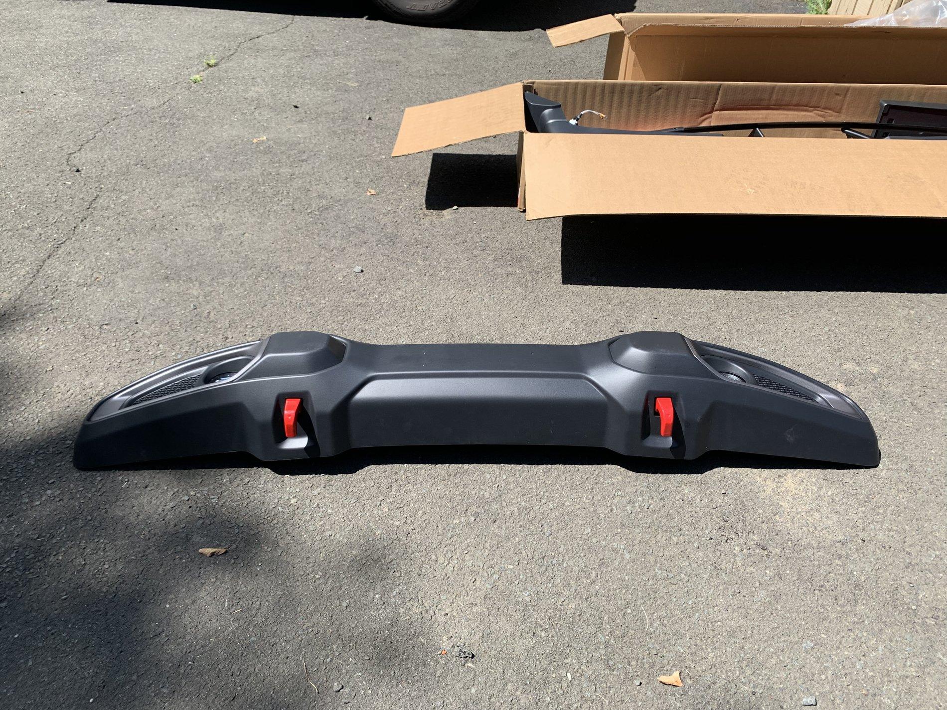 Jeep Wrangler JL FS: LED Rubicon Front Bumper (Plastic) 1BA86056-C909-4716-B97B-CF4A65BDD0FB