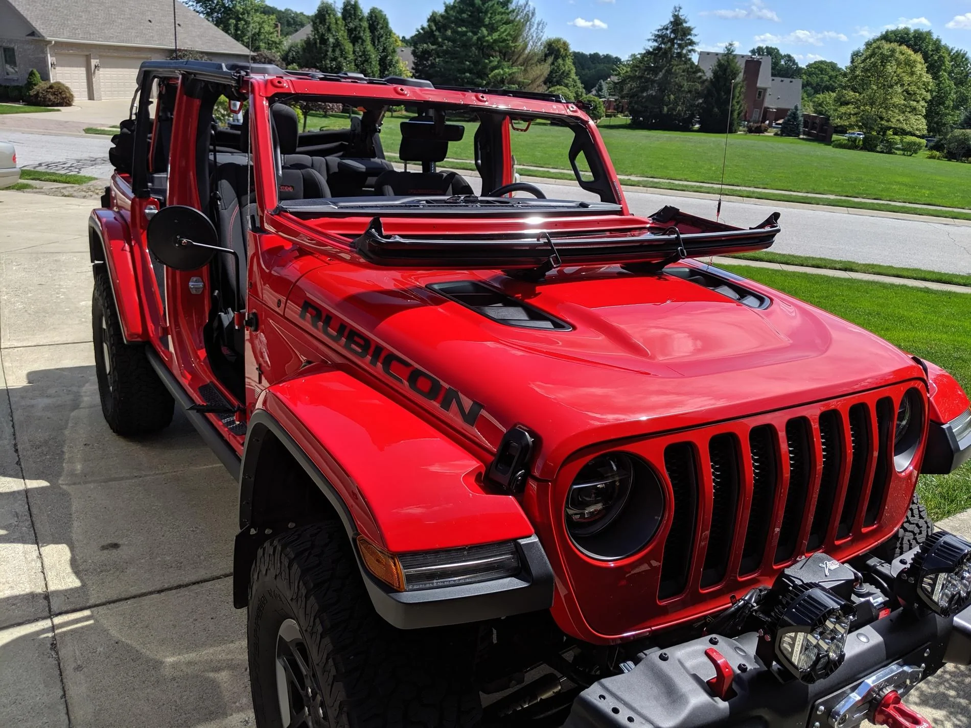 Step-by-step: How to fold Jeep Wrangler windshield
