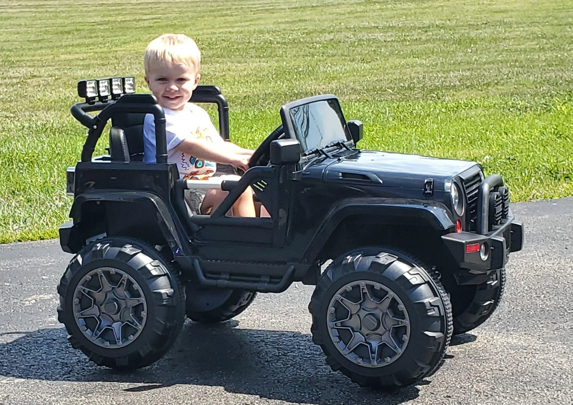 Jeep Wrangler JL Starting him young! 20190825_131322
