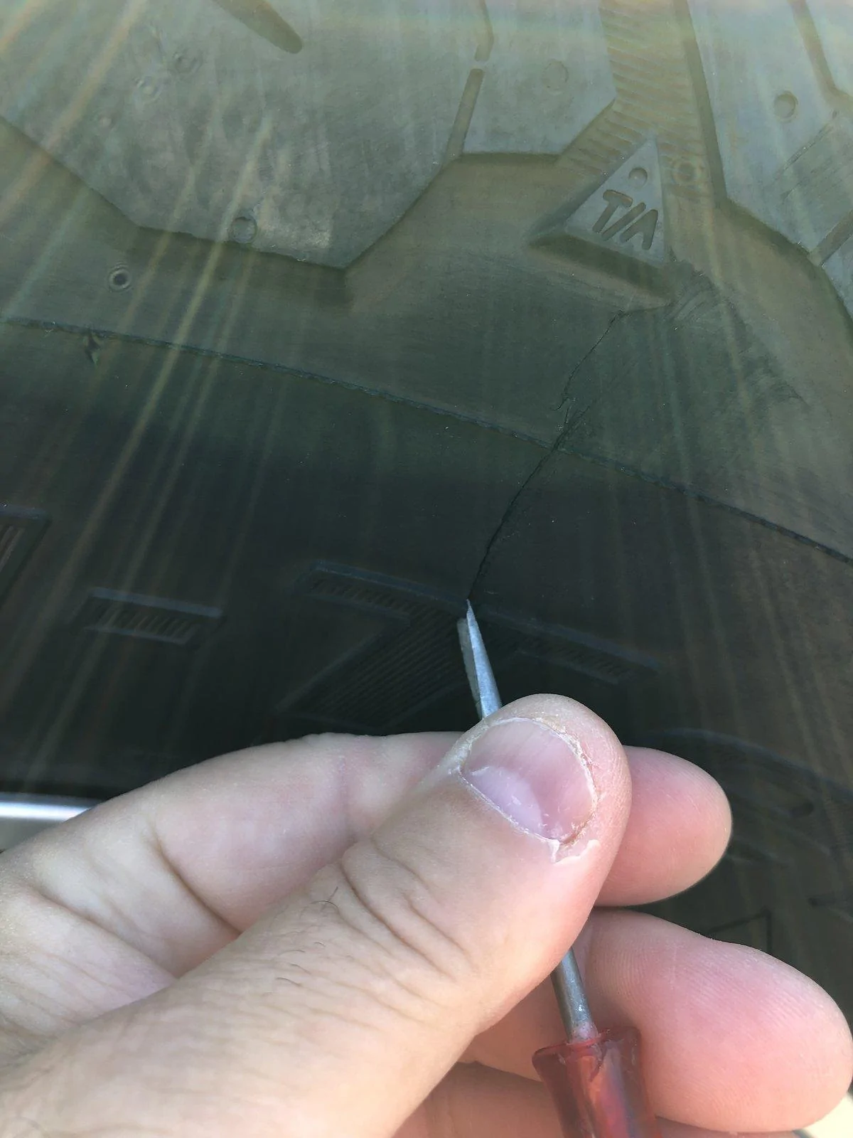 Jeep Wrangler JL Tire damage, Ok or not 57D7D337-2BA6-4409-BA82-055315B80B6C