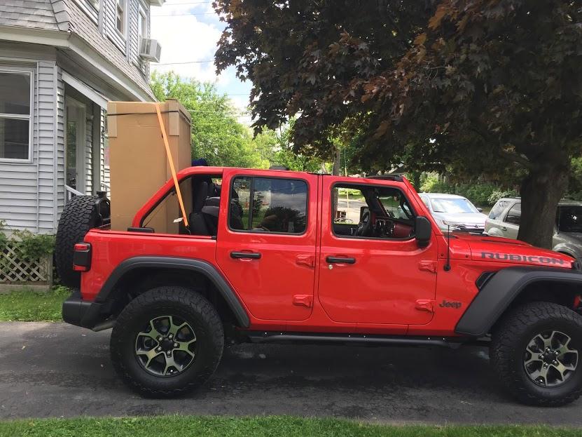 Jeep Wrangler JL Dual top - space question box.JPG