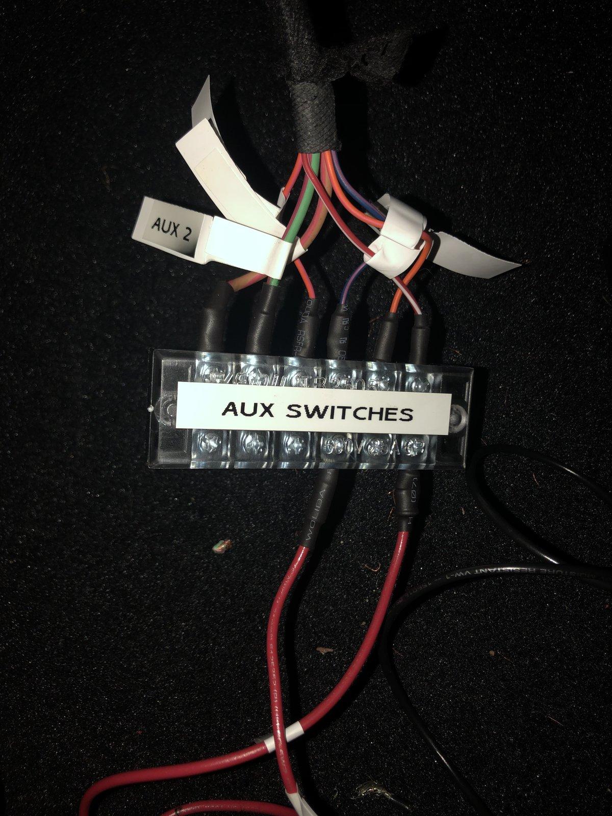 Jeep Wrangler JL Aux Switch Wire Organization D3BC2CAE-4457-406C-AA13-22041F0D8584