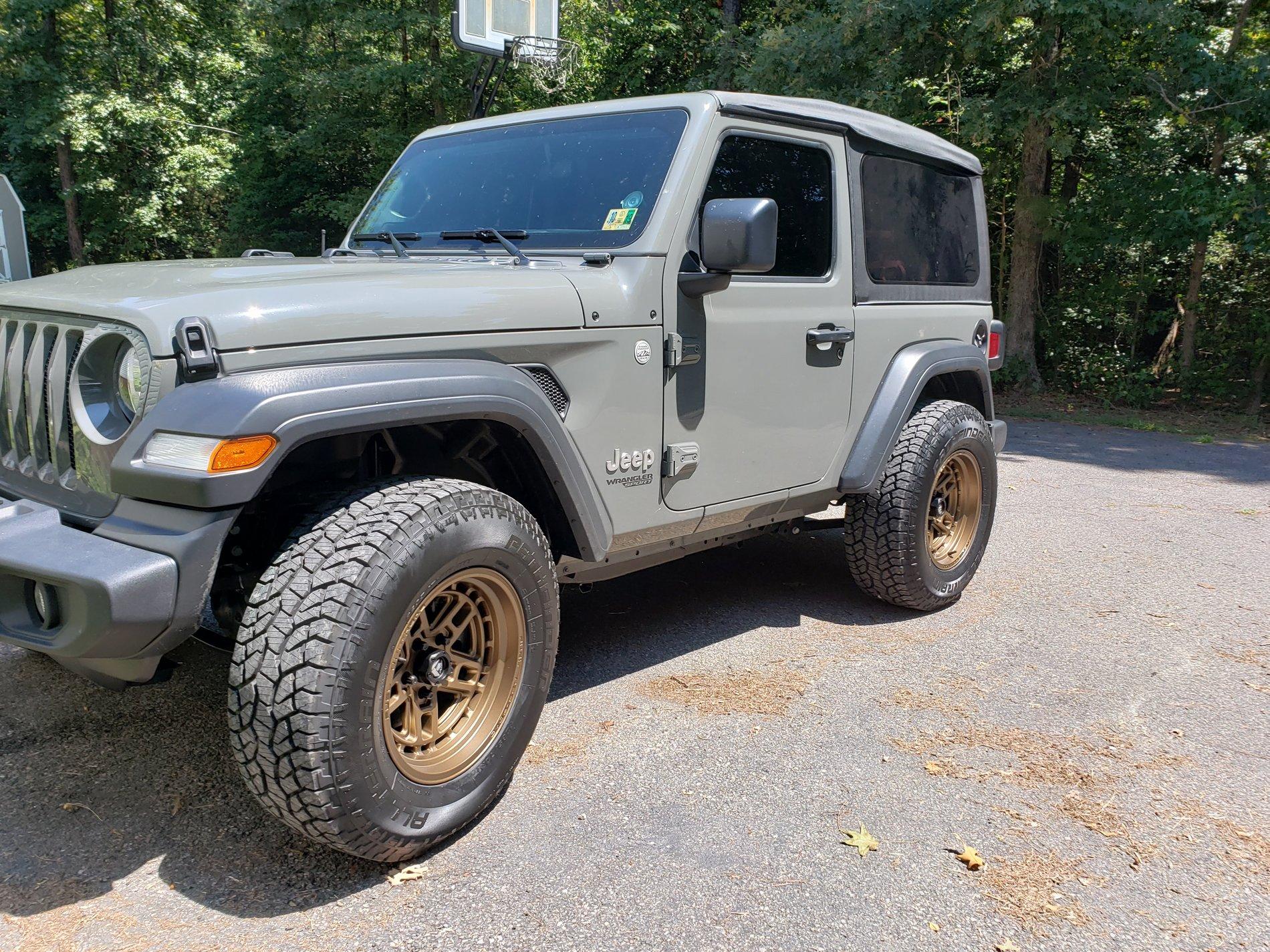 Jeep Wrangler JL Which wins - New or Old Wheels? 20190809_124629