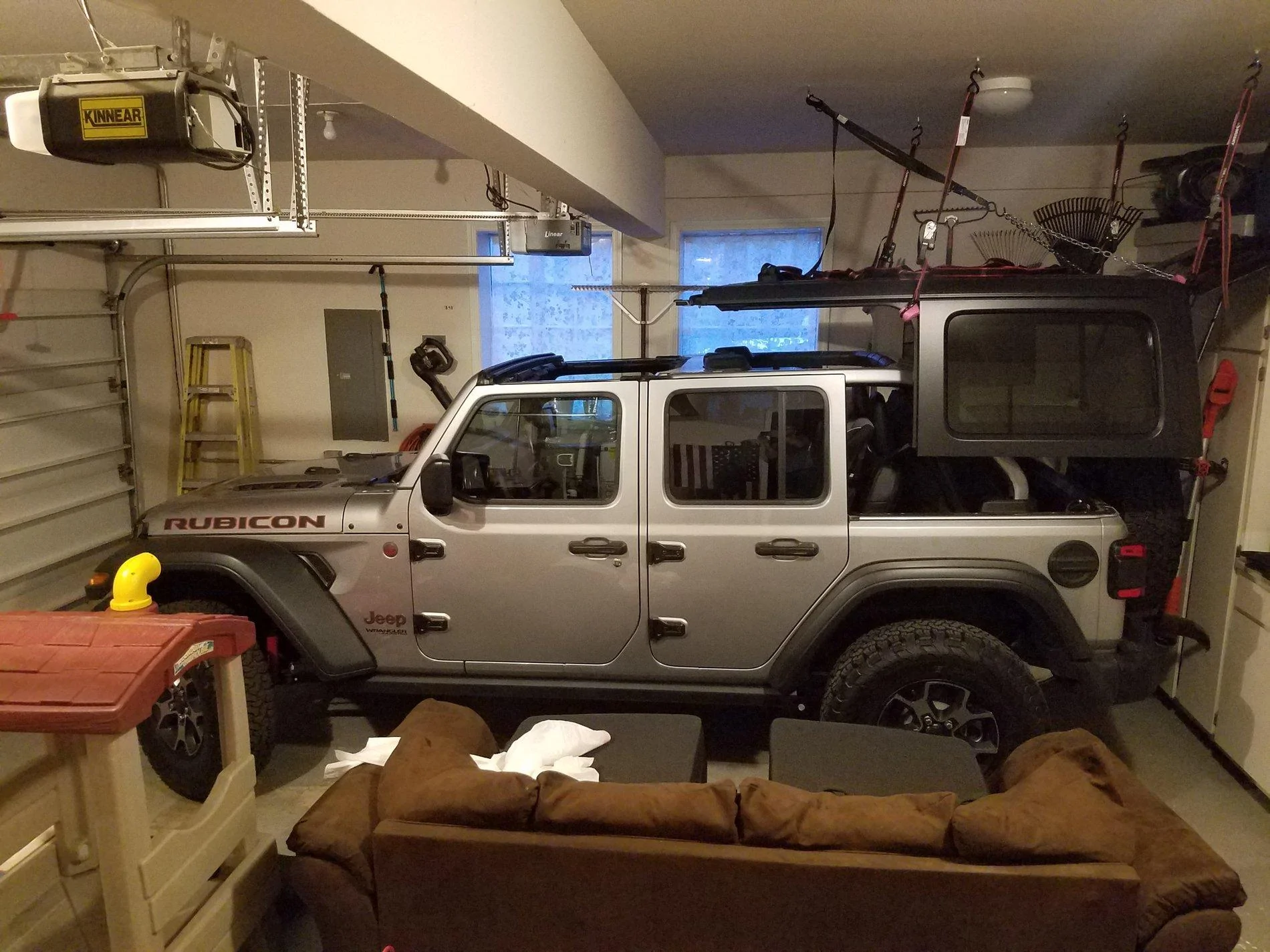 Jeep Wrangler JL Mounting Points for DIY Hardtop Hoist? 20180603_204814