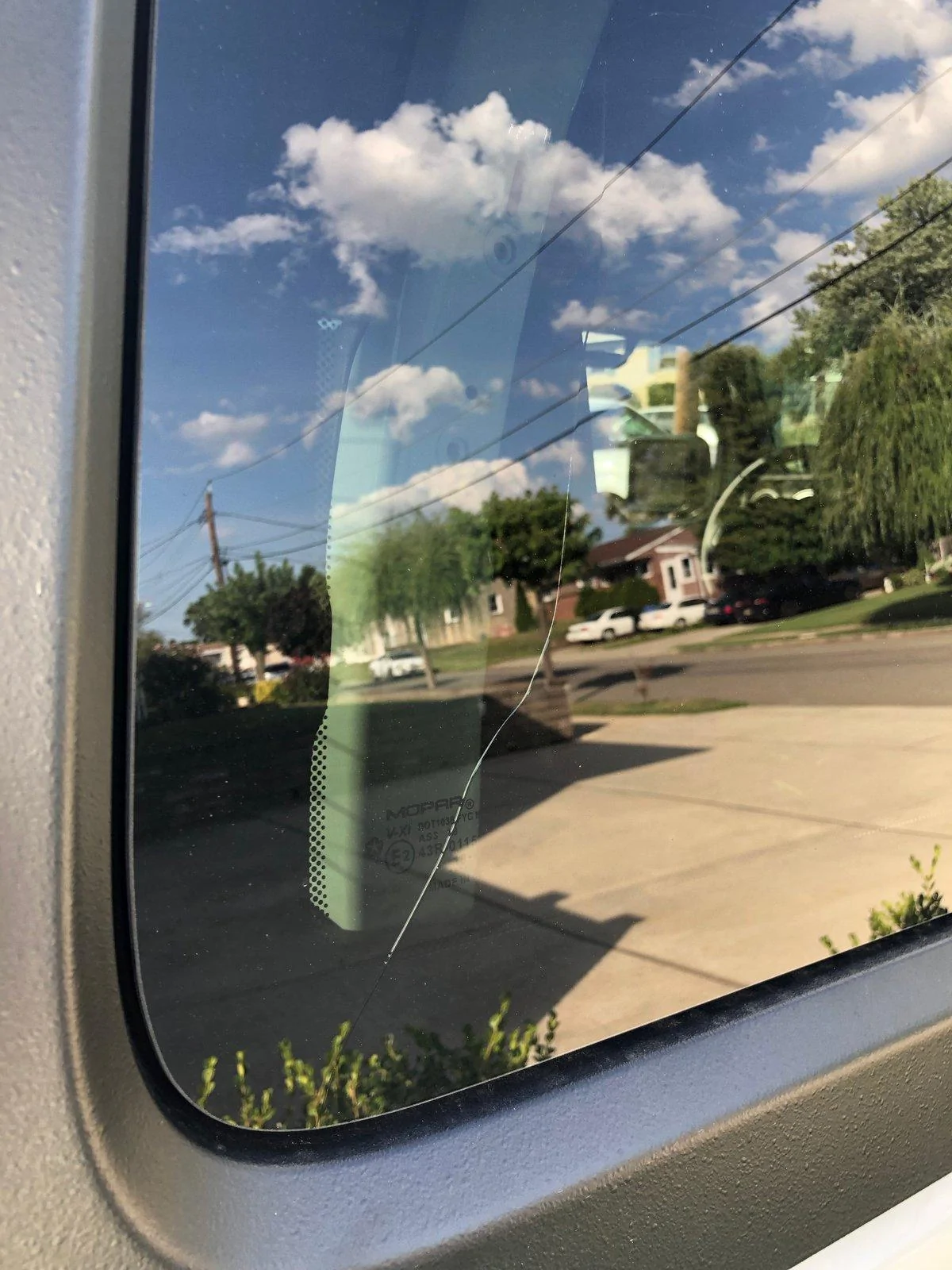 Jeep Wrangler JL Cracked side hard top glass! IMG_2624