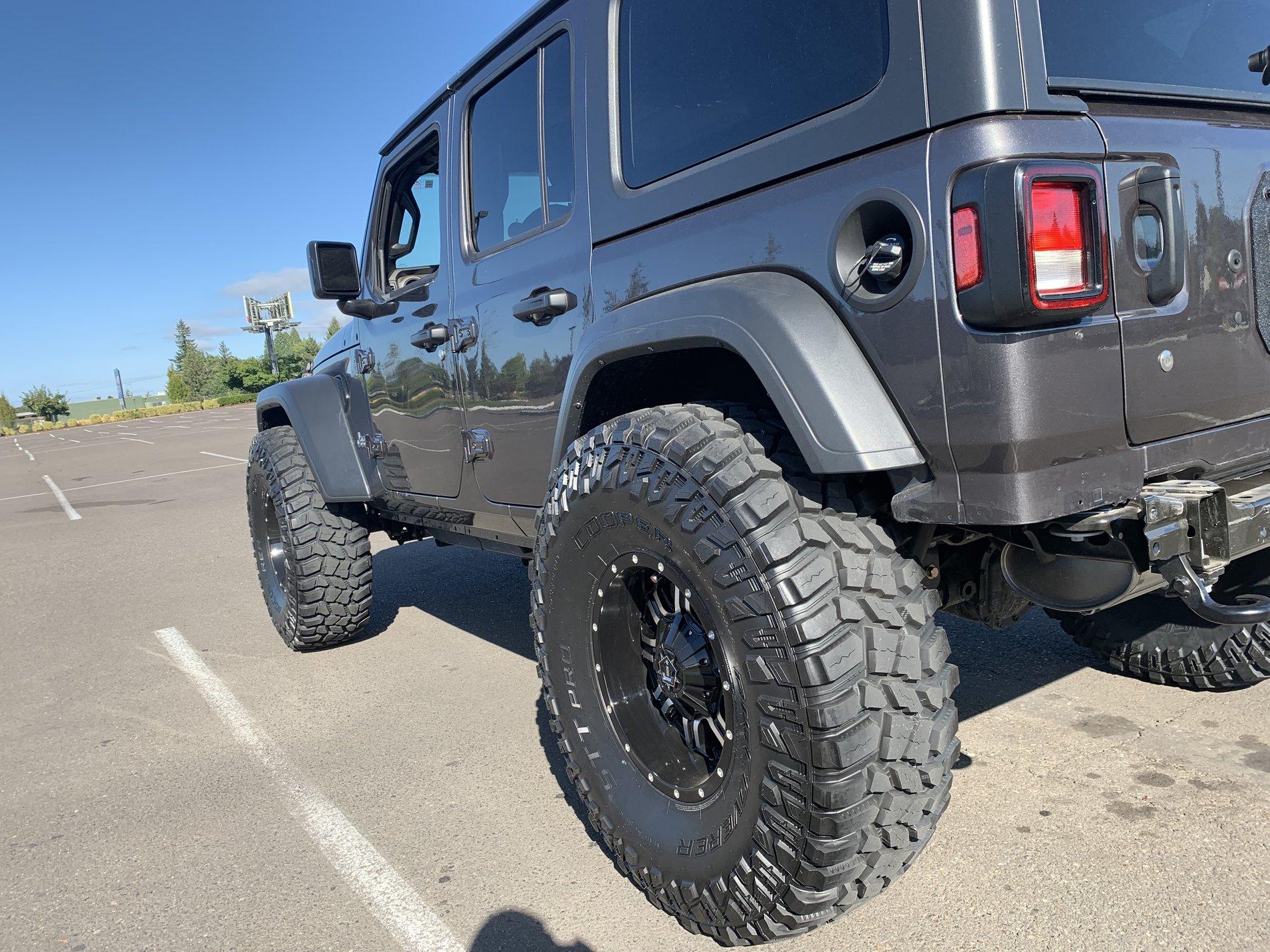 Jeep Wrangler JL 40'S on your JL 8B6A564E-6FBD-4494-81D5-C1FFA189AE94